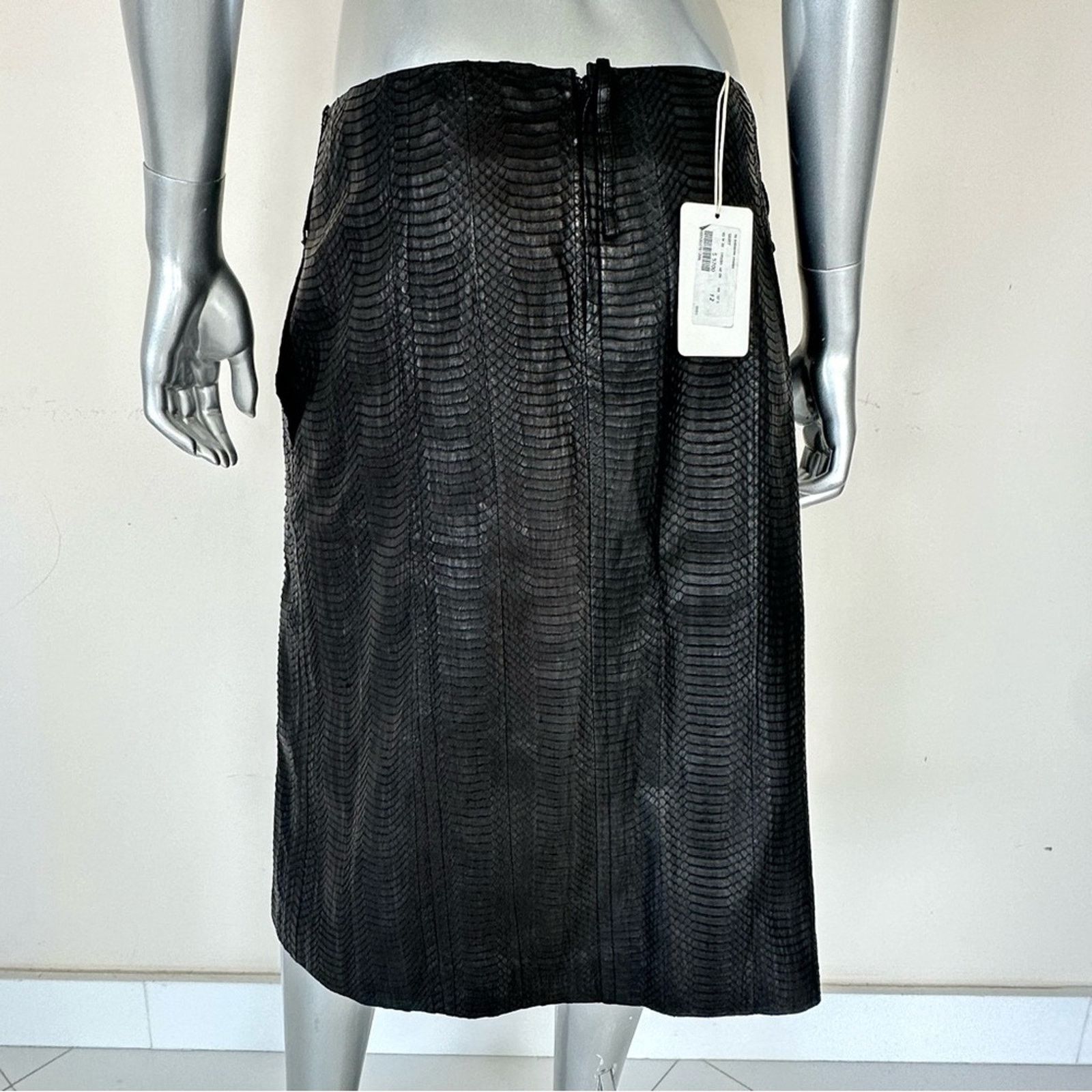 Brioni NWT! Brioni women snake skin leather skirt size 12 US 6500$ Size 34" / US 12 / IT 48 - 4 Thumbnail