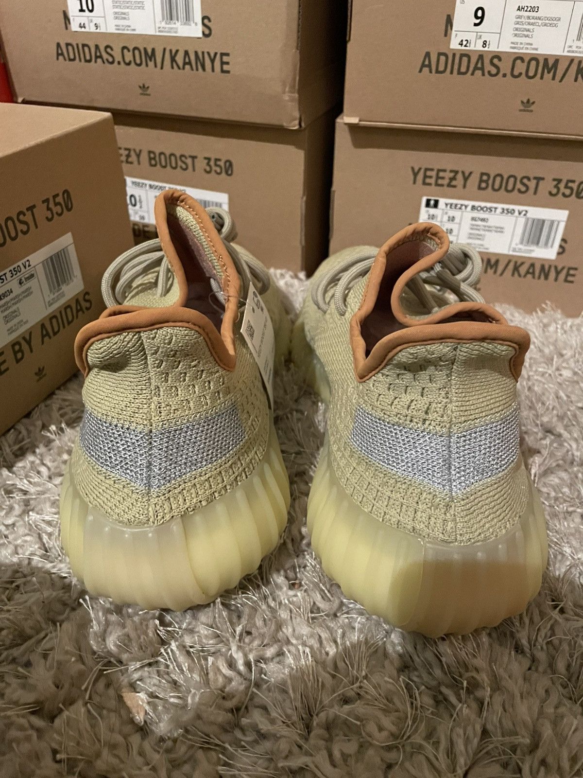 Yeezy Yeezy 350 V2 Marsh Size US 10.5 / EU 43-44 - 6 Thumbnail