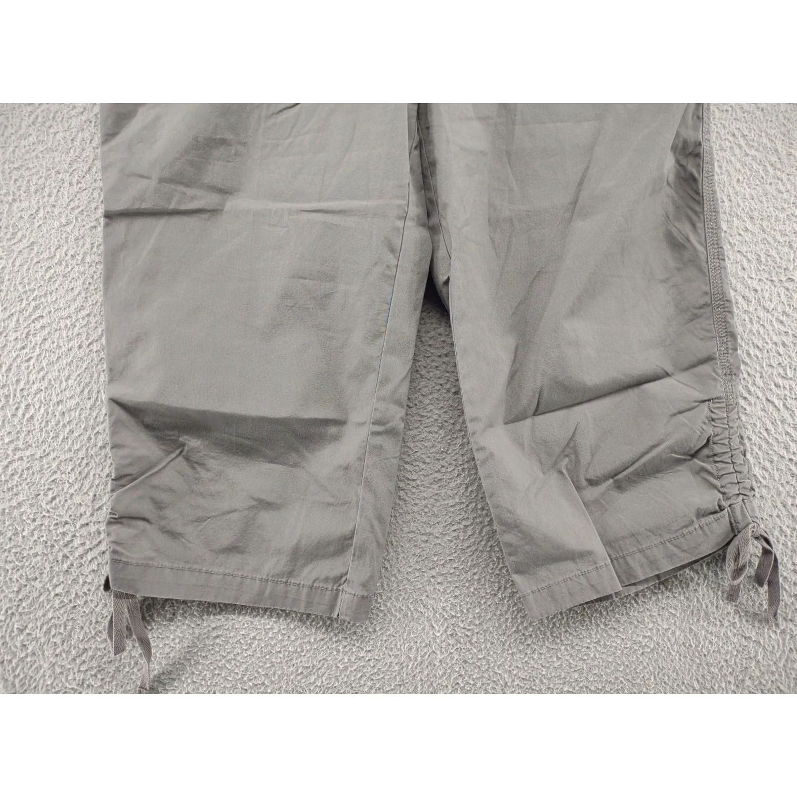 Vintage Cabela's Casuals Capri Cargo Style Pants Women Size 4 Gray Cotton Capris Outdoor Outdoor Clothing Womens Capris Size 27" / US 4 / IT 40 - 2 Thumbnail