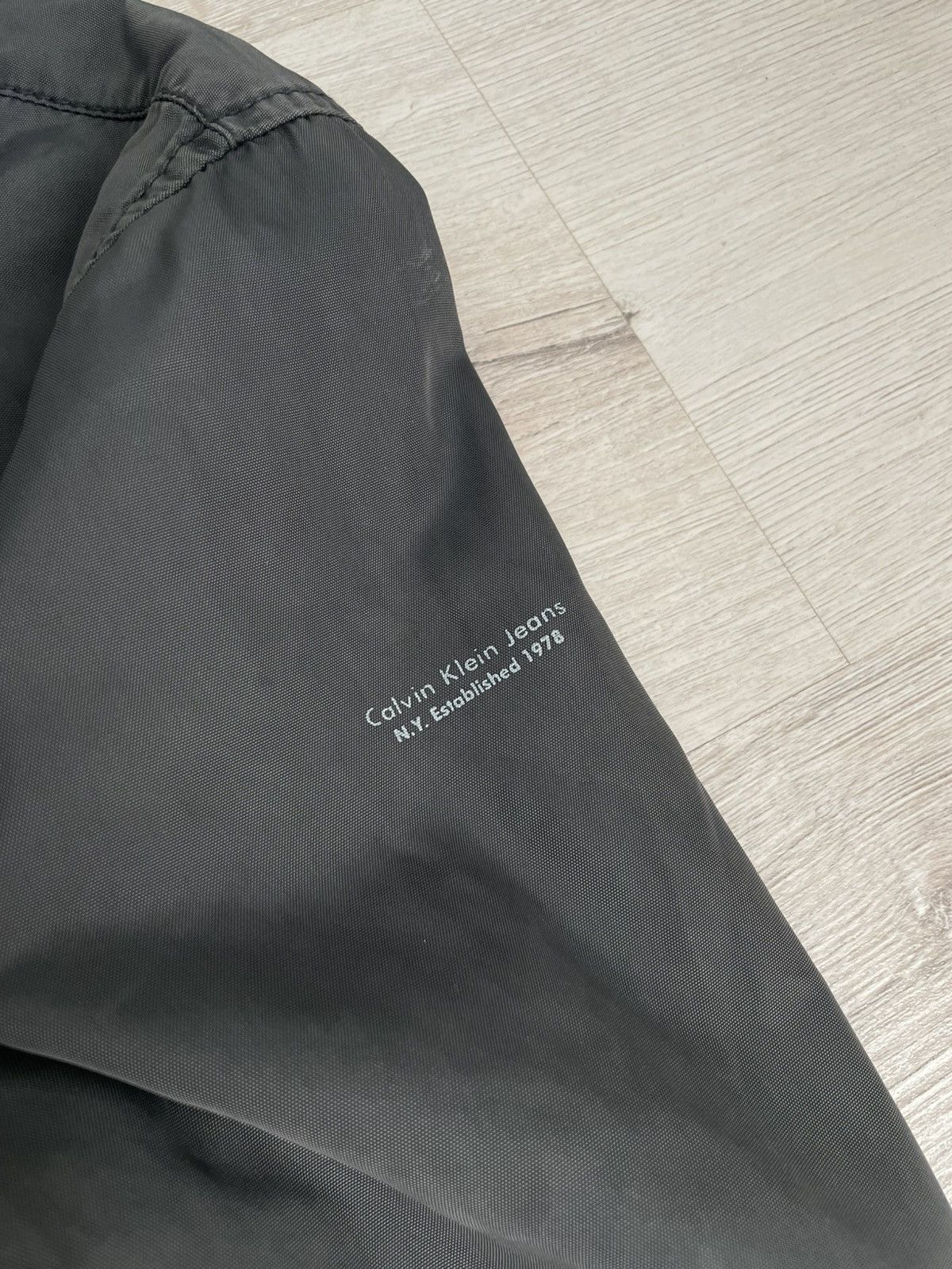 20471120 × Calvin Klein Vintage Calvin Klein Jeans Nylon Metal Zip Jacket Y2k Hype Size M / US 6-8 / IT 42-44 - 7 Thumbnail