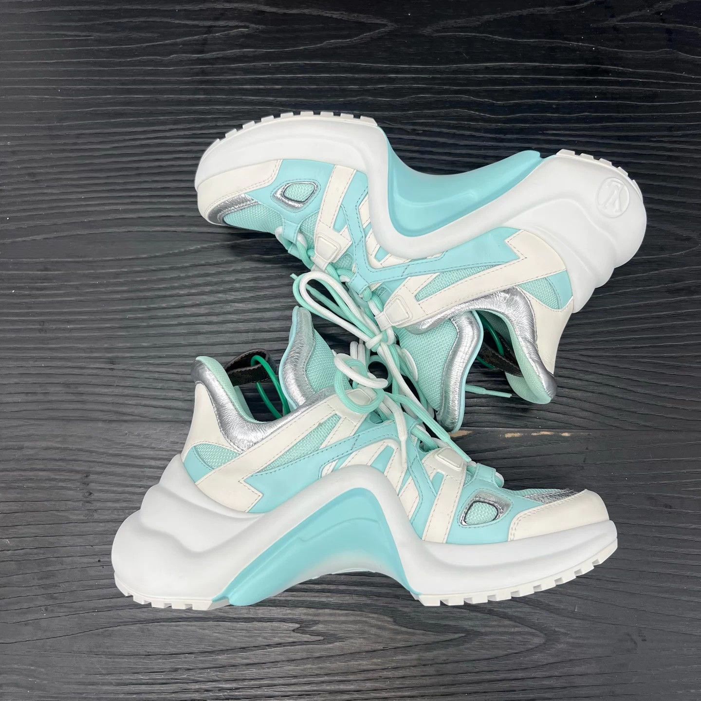 Louis Vuitton lv archlight white green 36.5 eu worn once Size US 5.5 / IT 35.5 - 3 Thumbnail