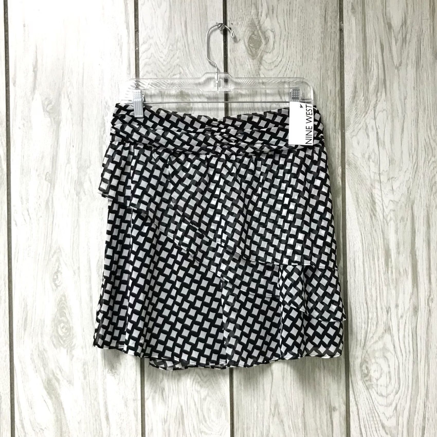 Nine West Nine West Women Mini Skirt M High Rise Diagonal Squares Black/White Ruffle Zipper Casual City Mod Vintage: No Size 32" / US 10 / IT 46 - 2 Thumbnail
