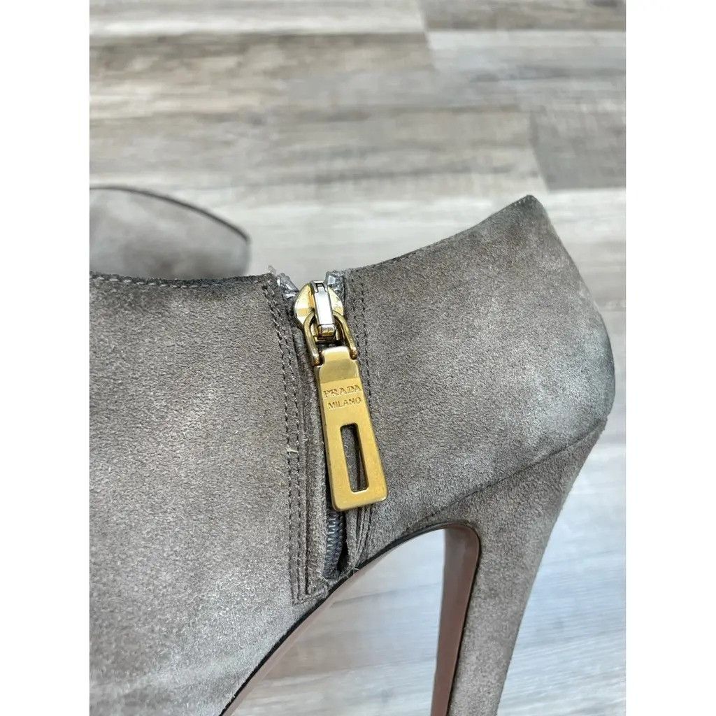 Prada Prada Heels Size: 38 Size US 7 / IT 37 - 4 Thumbnail
