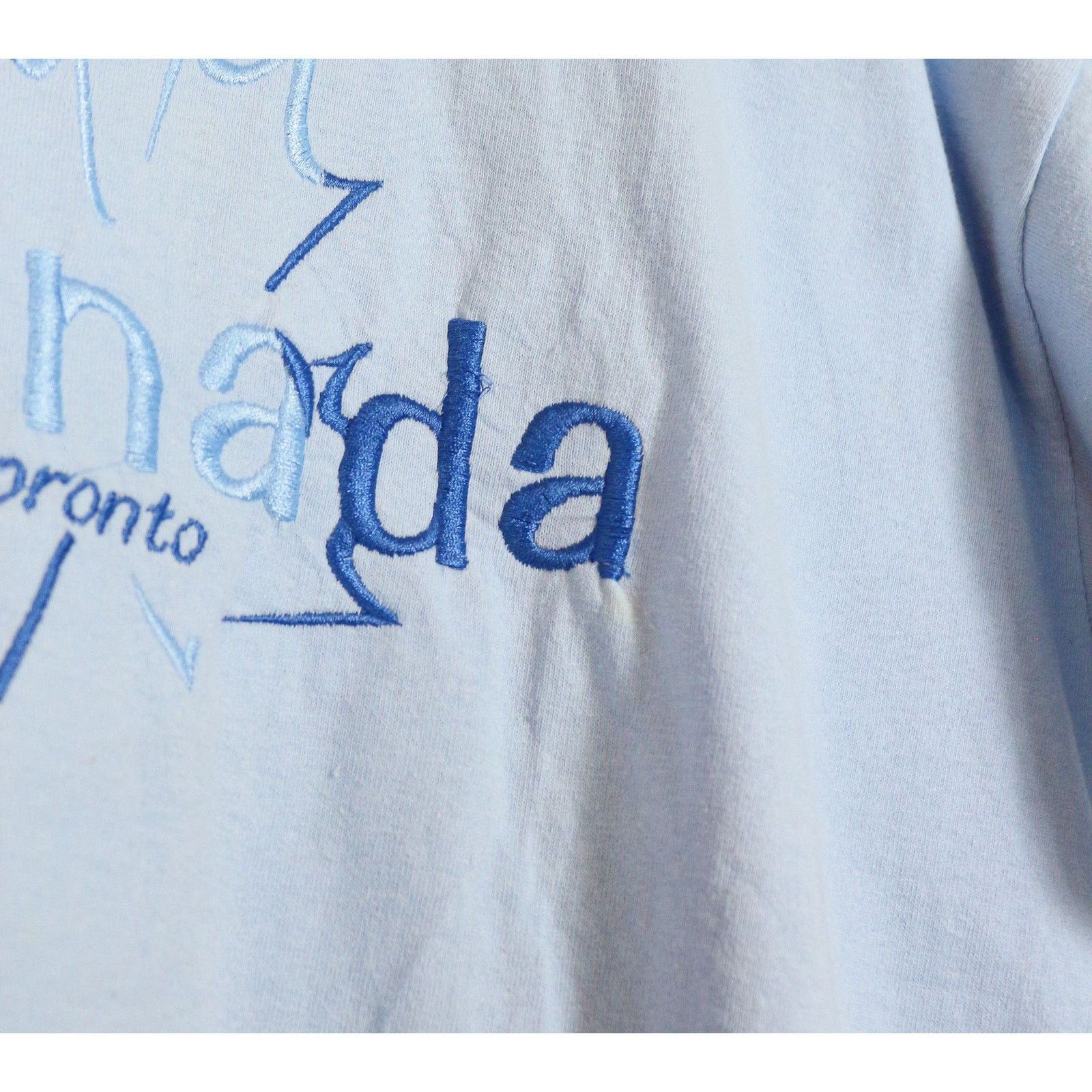 Vintage Vintage Canada Toronto Leaf Embroidered Logo Tee Tshirt 90s Size US M / EU 48-50 / 2 - 2 Thumbnail