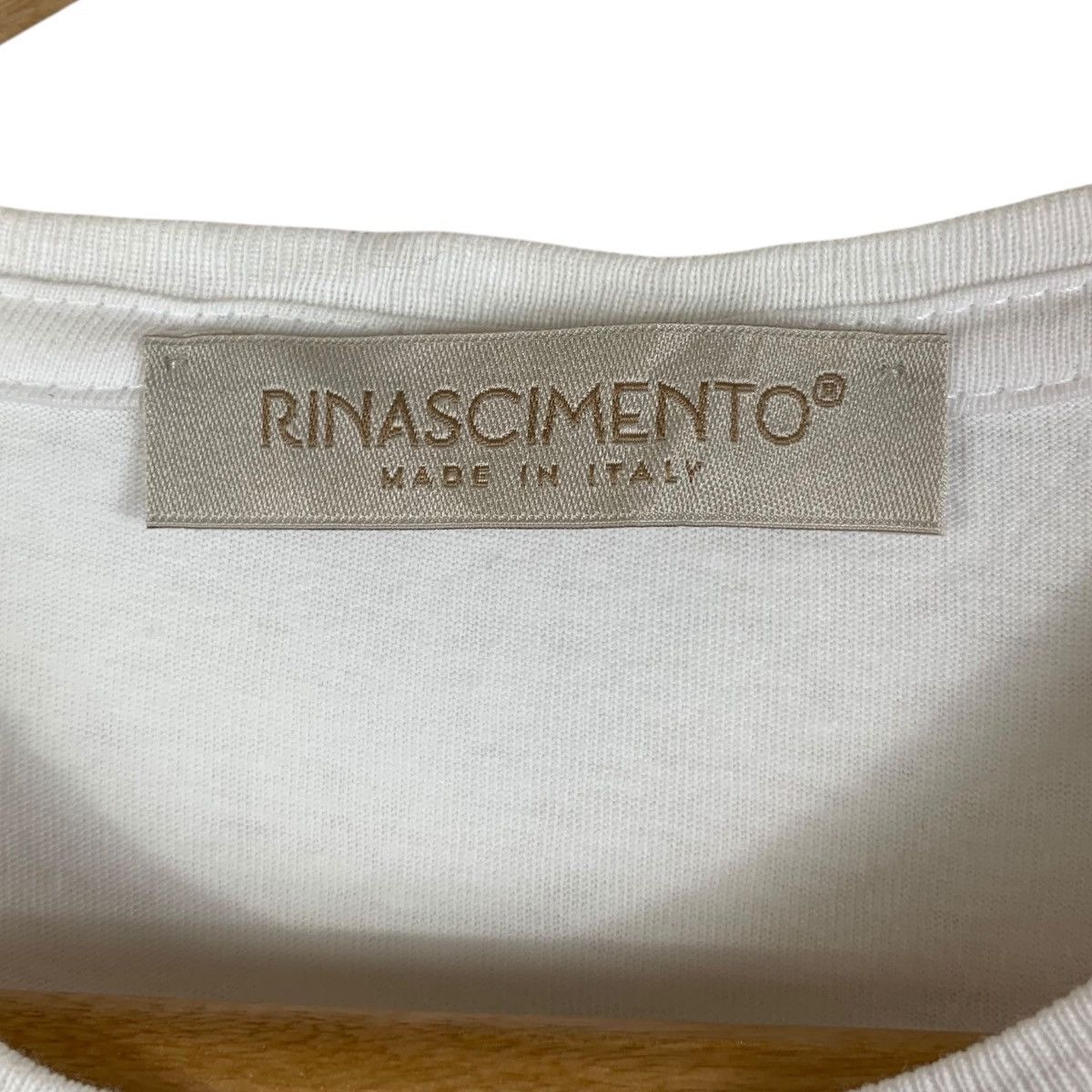 Vintage Vintage RINASCIMENTO MADE IN ITALY Embossed Logo Tee Shirt Size M / US 6-8 / IT 42-44 - 5 Thumbnail