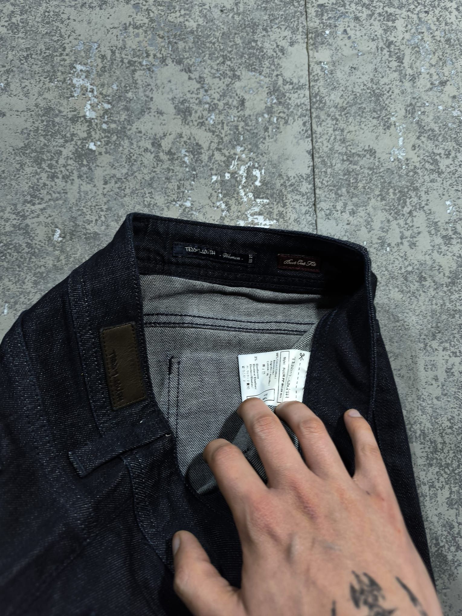 Hysteric Glamour super flared lowrise indigo denim jeans Size 28" / US 6 / IT 42 - 5 Thumbnail