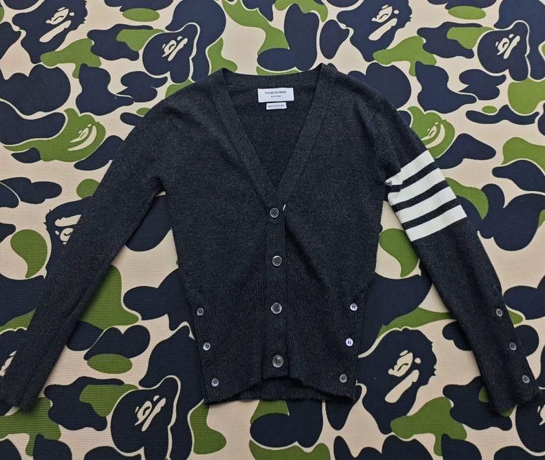 Thom Browne Thom Browne Gray Cashmere Cardigan Size US M / EU 48-50 / 2 - 1 Thumbnail