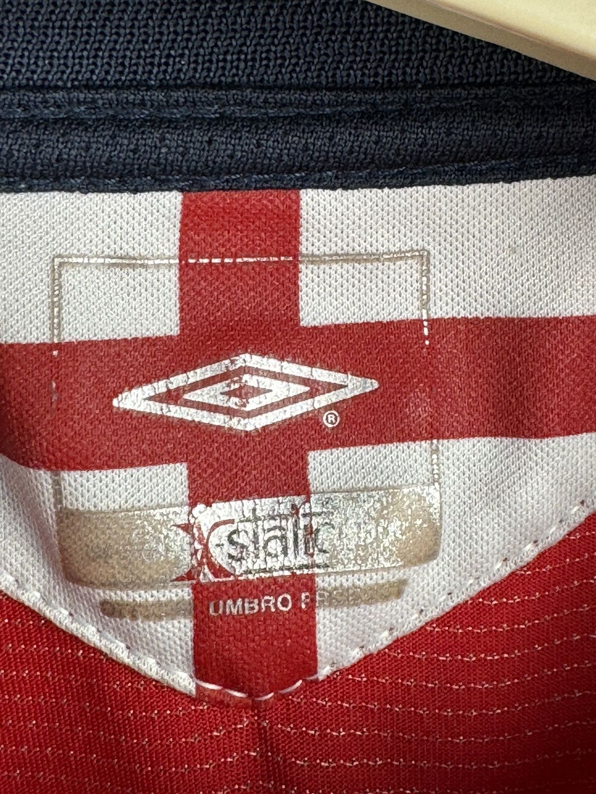 Umbro × Vintage Umbro England 🏴󠁧󠁢󠁥󠁮󠁧󠁿 2004 2006 soccer jersey size L Size US L / EU 52-54 / 3 - 15 Thumbnail