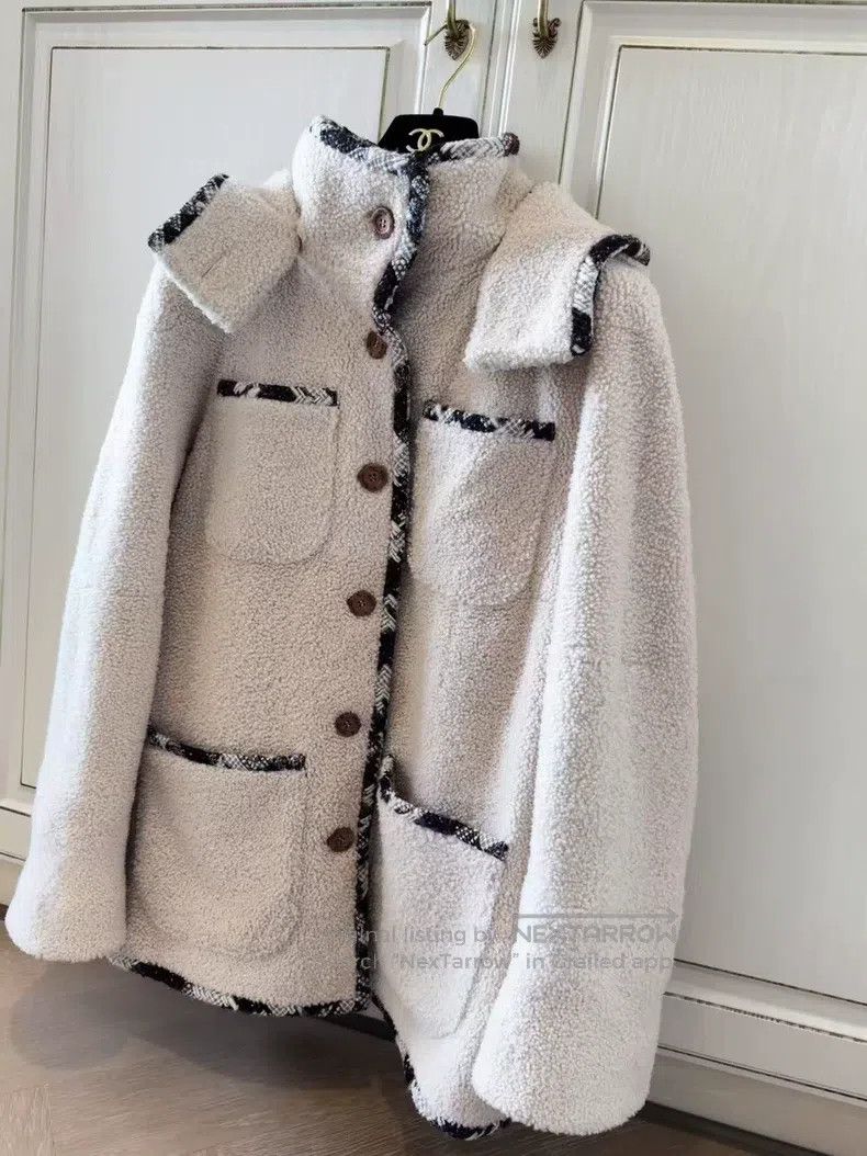 Chanel Chanel Fur all-in-one jacket Size XXS / US 00 / IT 34 - 1 Thumbnail