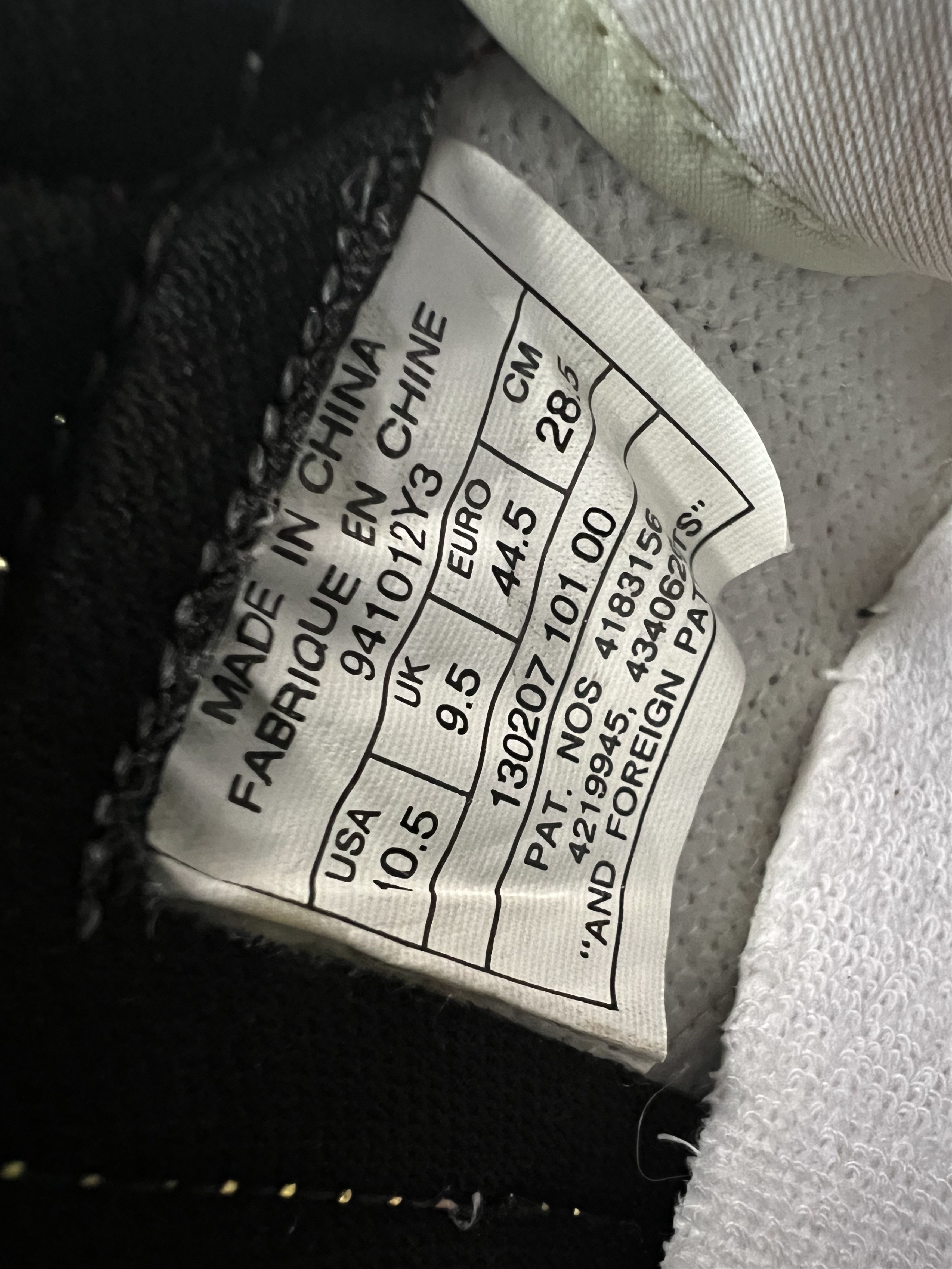Jordan Brand Jordan 1 Retro High Chicago 1994 (Includes box and card) Size US 10.5 / EU 43-44 - 23 Thumbnail