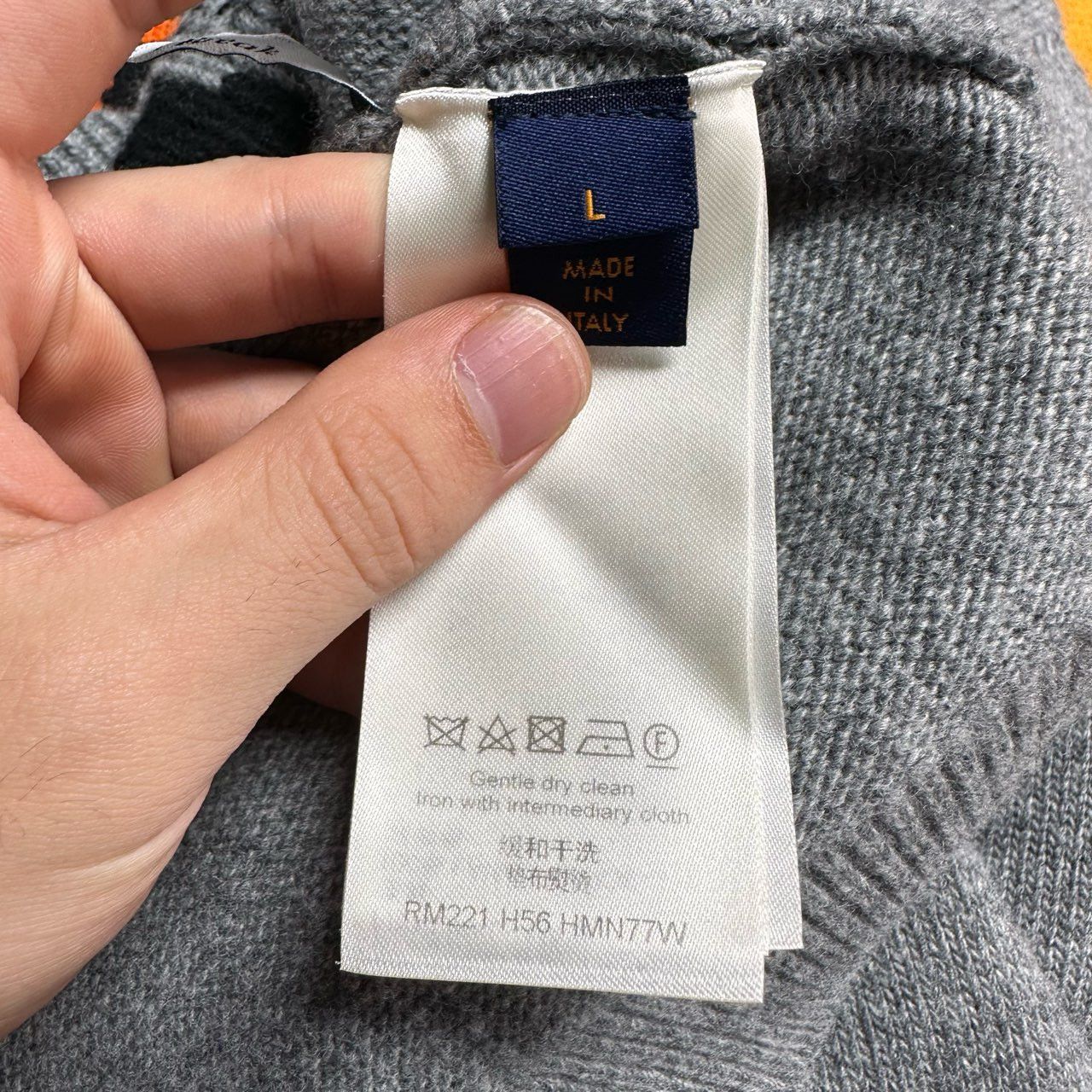 Louis Vuitton LOUIS VUITTON LV Grey Xiashanhu Logo Sweater Nextarrow-2412 Size US L / EU 52-54 / 3 - 4 Thumbnail