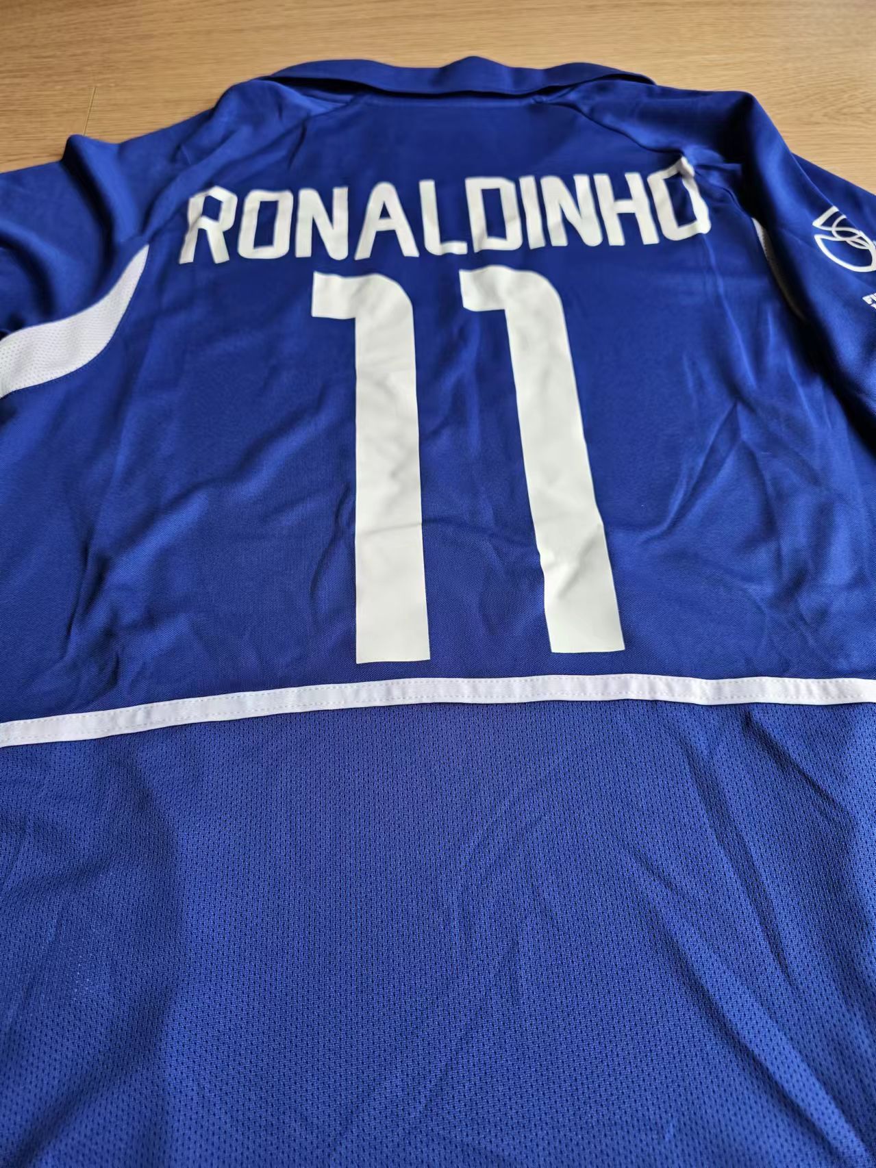 Other 11 Ronaldinho Jersey Away 2002 Brazil Size US M / EU 48-50 / 2 - 4 Thumbnail