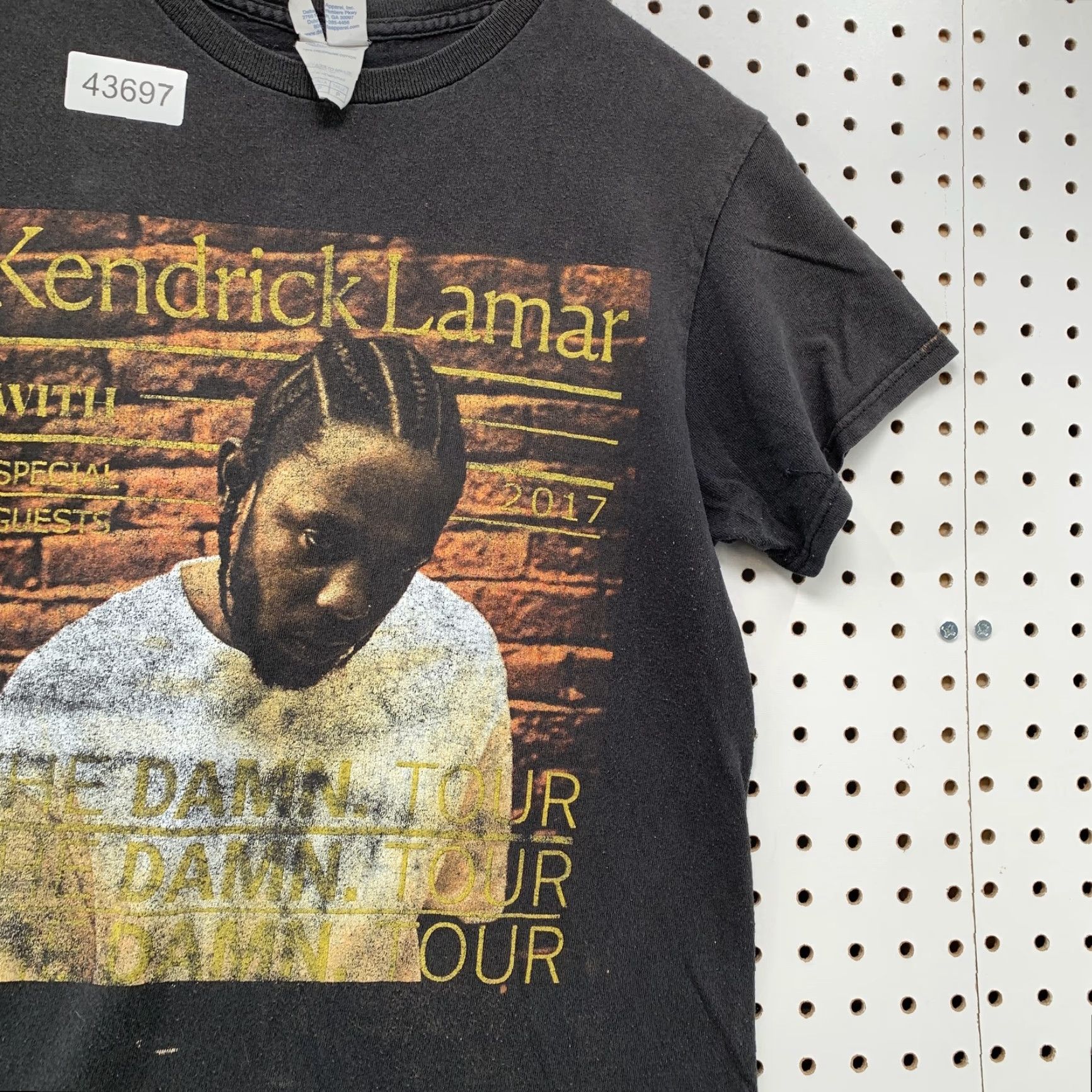 Delta Kendrick Lamar The Damn Tour Shirt Mens Small Black Rap Tee Delta Shirt Mens Small Black (Note: must avoid new information; adjust) Size US S / EU 44-46 / 1 - 7 Thumbnail