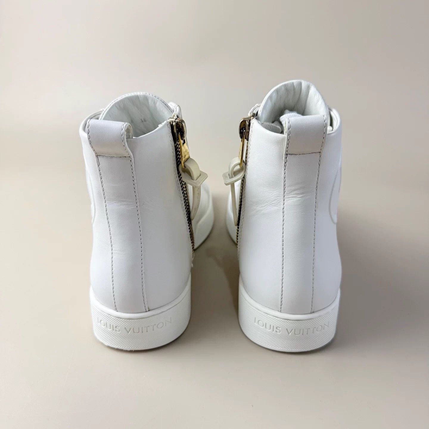Louis Vuitton LV white monogram lace-up sneakers 35 EU Size US 4 / IT 34 - 3 Thumbnail
