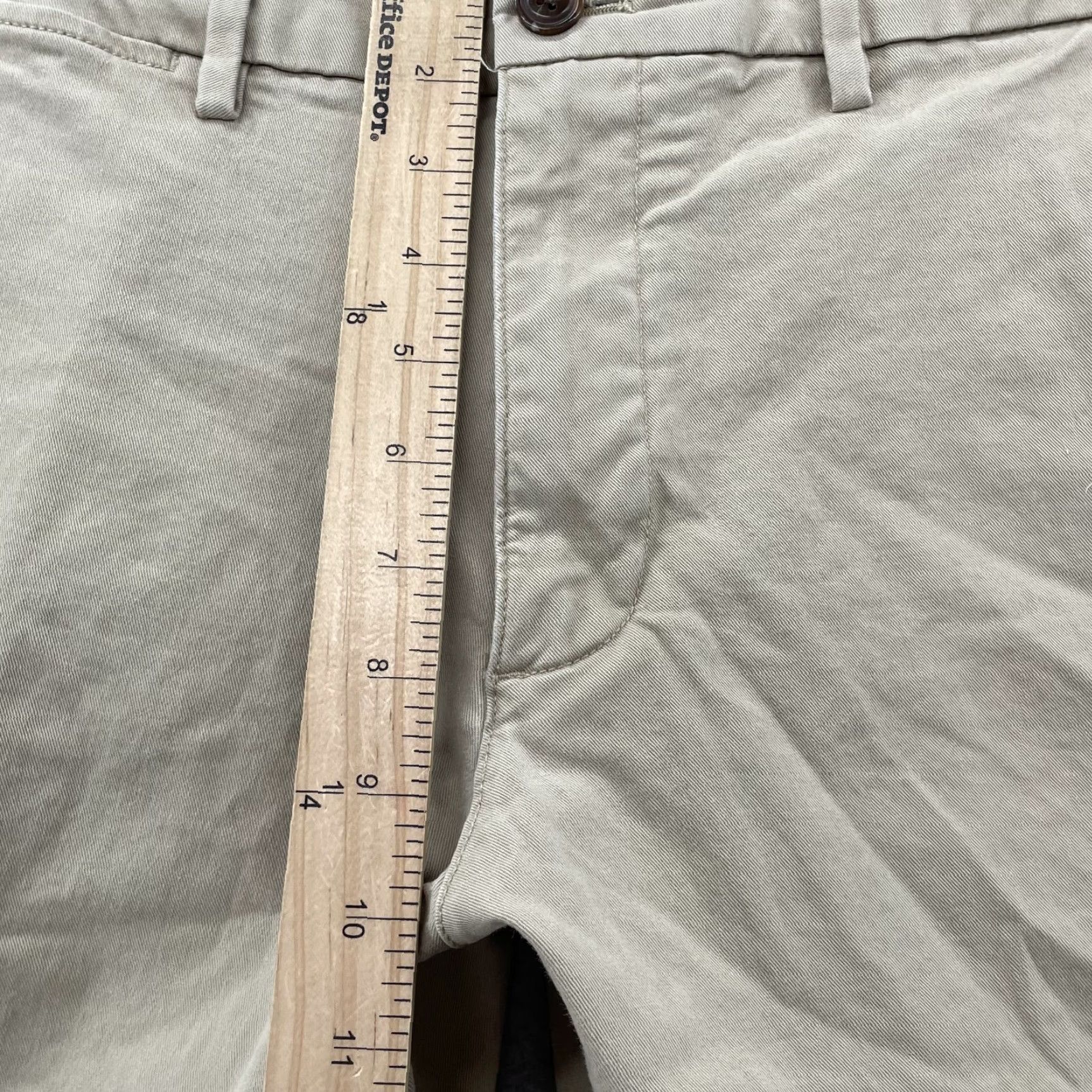 Gap Gap Men's Khaki Athletic Pant 33x31 Classic Preppy Office Pants - Beige, Cotton Spandex, Flat Front, Straight, Vintage No Size US 33 - 5 Thumbnail