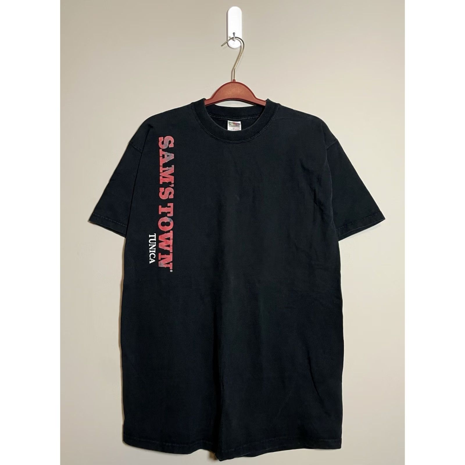 Hanes VINTAGE Sam's Town Tunica T shirt XL Black Casino Sam Graphic Front & Back Men Short Sleeve | 31" Length 21" Pit to Pit Size US XL / EU 56 / 4 - 2 Thumbnail