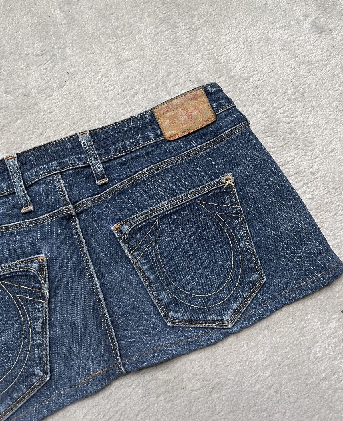 True Religion Vintage Blue Mini Denim Skirt Basic True Religion Low Rise Size 31" - 2 Thumbnail
