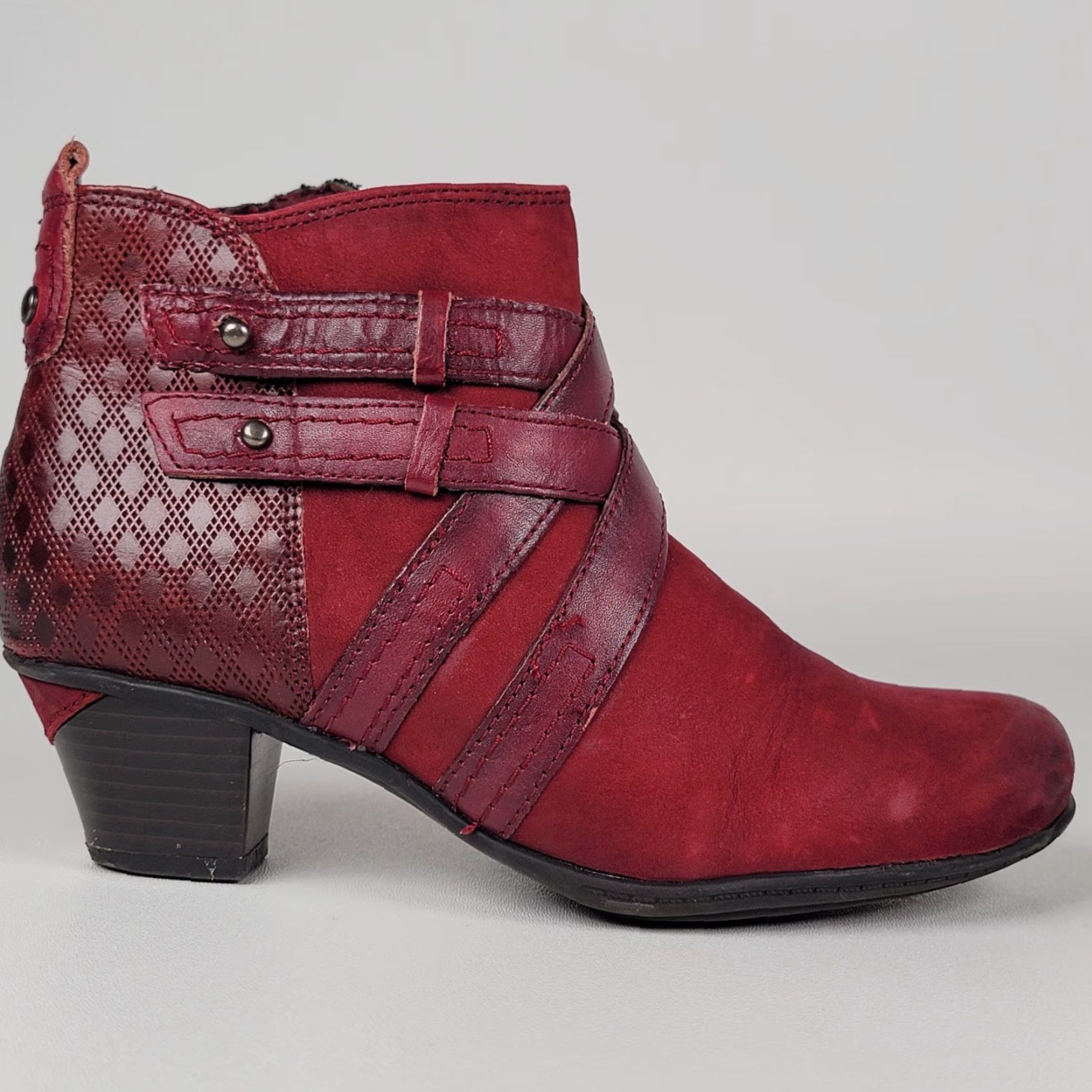 Vintage Earth Emerald Burgundy Suede Leather Bootie Criss Cross Strap Women’s Size 6B Size US 6 / IT 36 - 3 Thumbnail