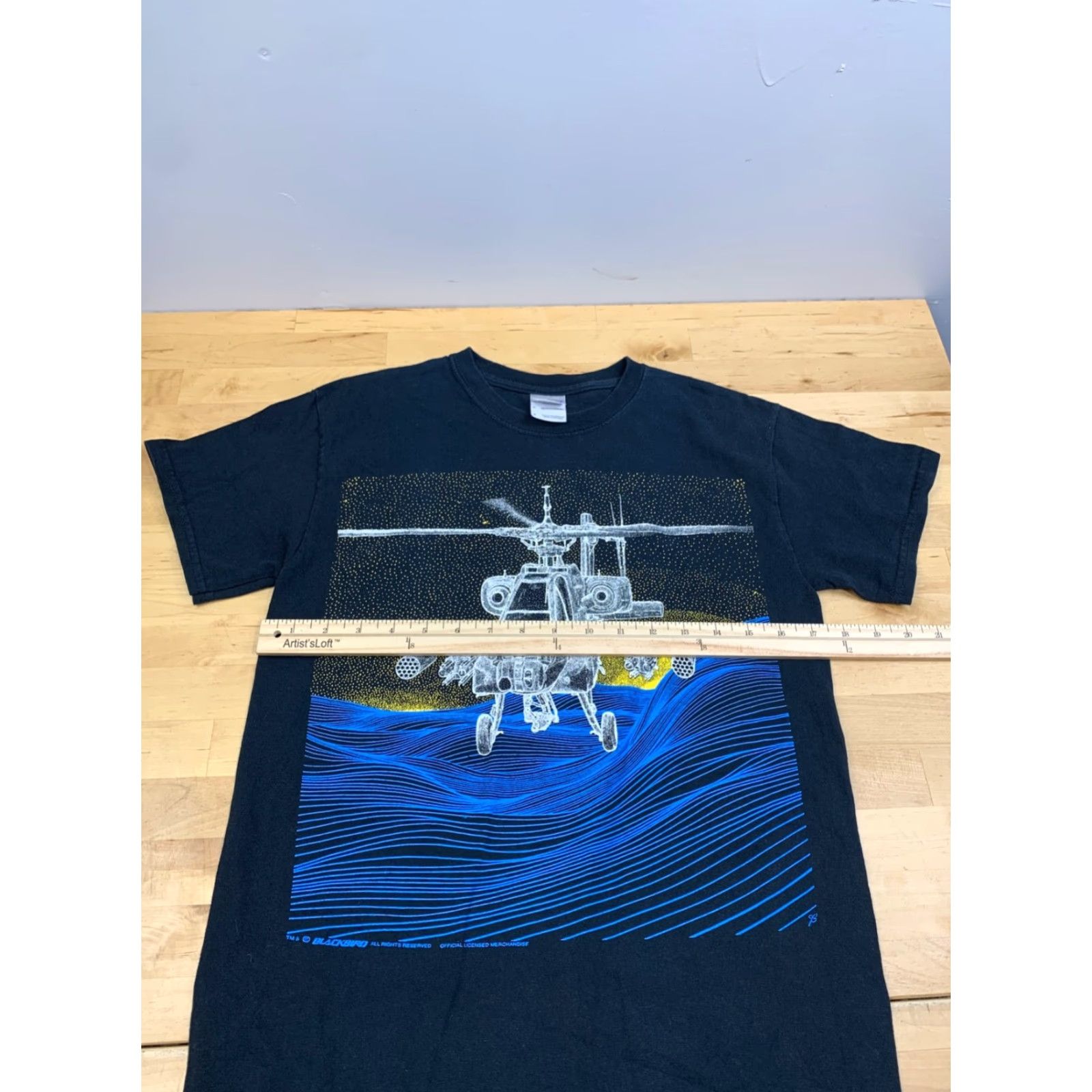 Gildan VINTAGE Apache AH 64 Helicopter Shirt Mens S Blackhawk Double-Sided T-Shirt Military Graphic Print Gildan 12040 Size US S / EU 44-46 / 1 - 6 Thumbnail