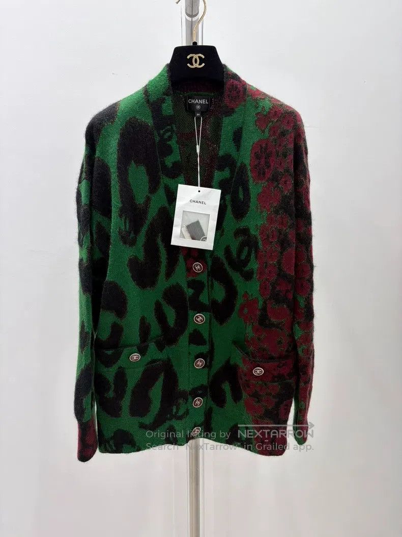Chanel Chanel Handicraft Workshop Red and Green Knitted Cardigan Size XXS / US 00 / IT 34 - 1 Thumbnail
