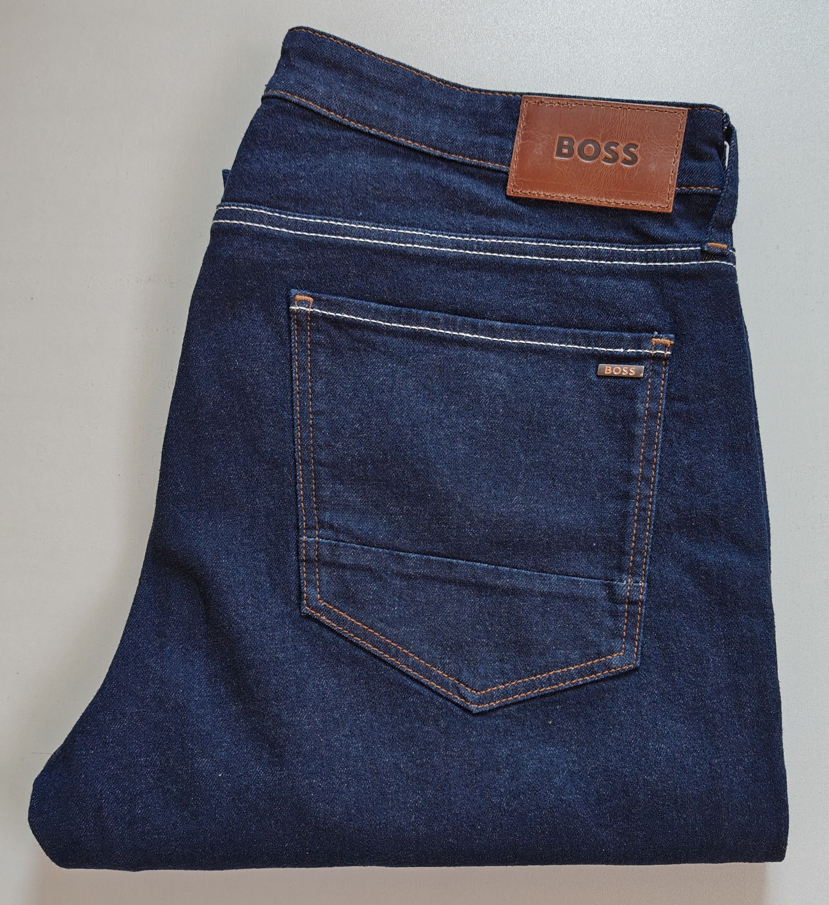 Hugo Boss HUGO BOSS Regular fit Men's Jeans Free Shipping T/6133 Size US 36 / EU 52 - 1 Thumbnail