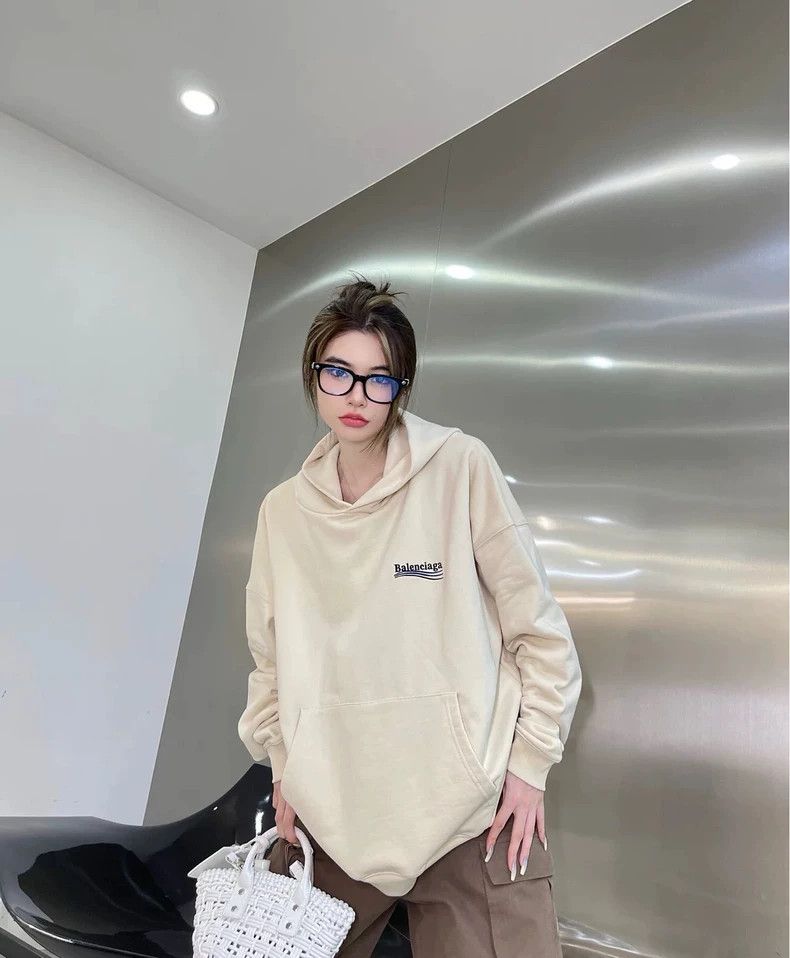 Balenciaga Balenciaga Off-white coke embroidered sweater Size US S / EU 44-46 / 1 - 6 Thumbnail