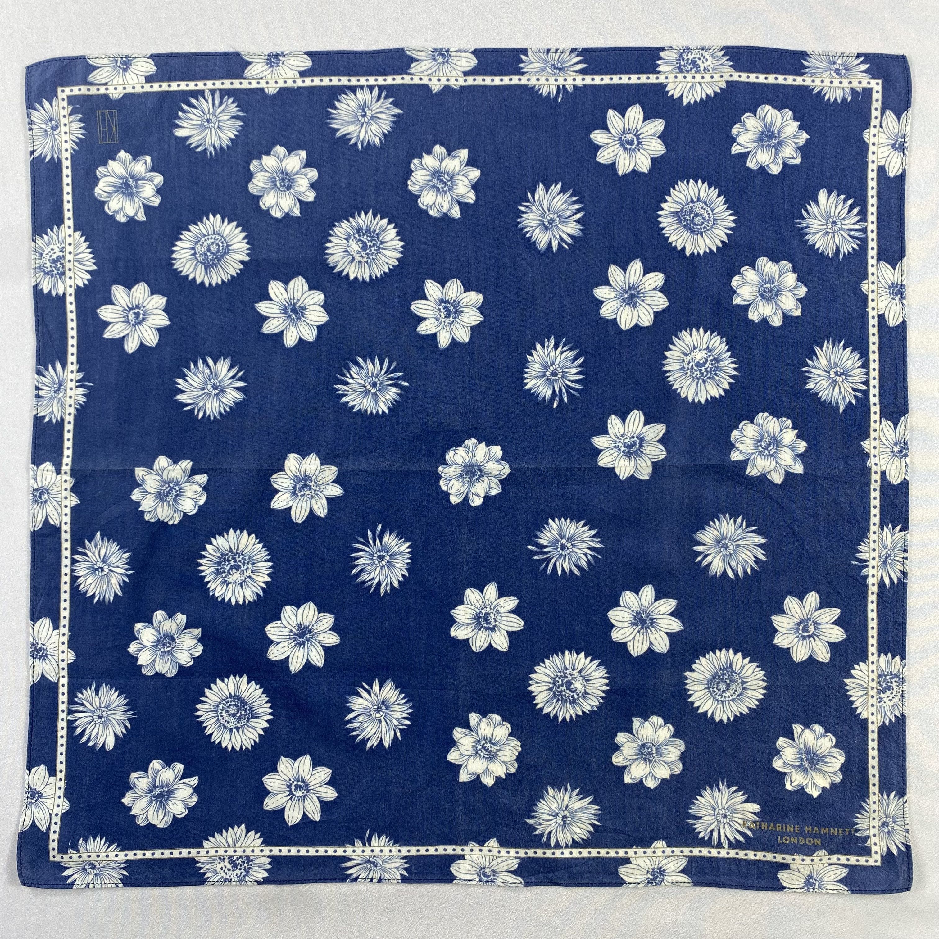Katharine Hamnett London × Vintage Katharine Hamnett Bandana/ Handkerchief / Neckerchief-P941 Size ONE SIZE - 1 Thumbnail