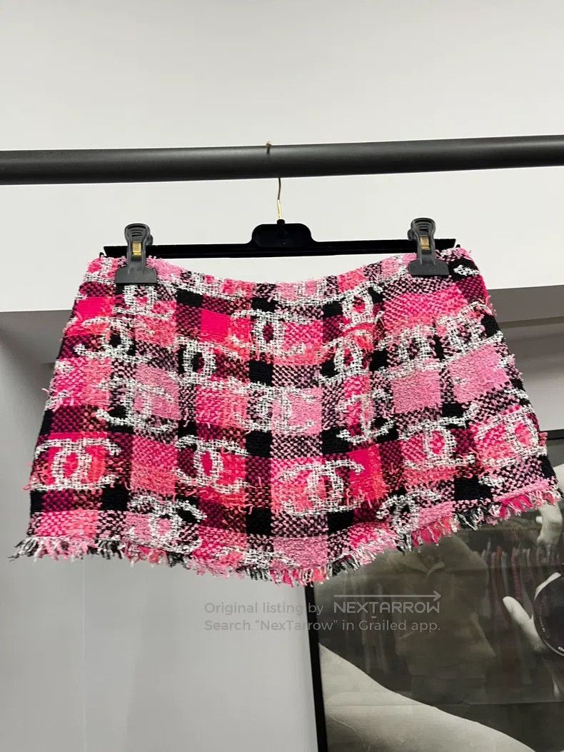 Chanel Chanel Series pink tweed skirt Size 26" / US 2 / IT 38 - 2 Thumbnail