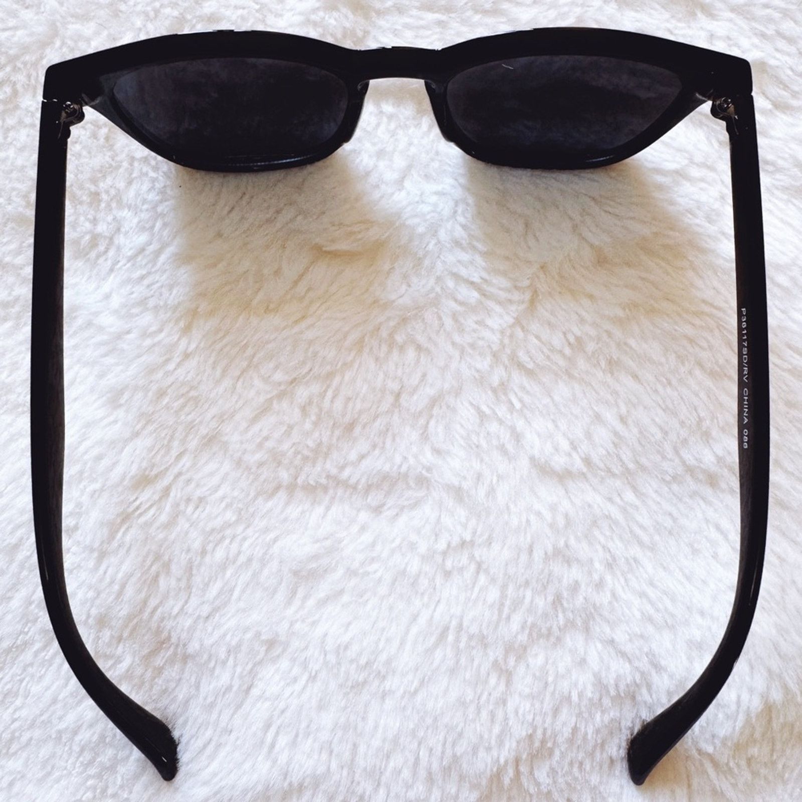 Other Milo Black W/Blue Lenses Oversized Oval Horn Rims Sunglasses Size ONE SIZE - 7 Thumbnail