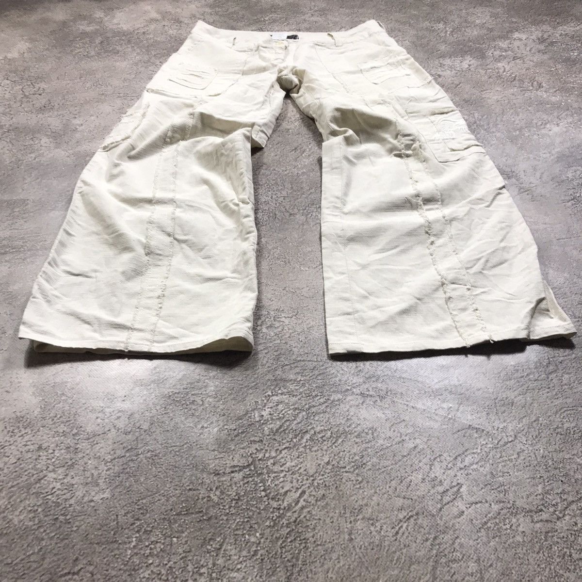 Vintage Vintage Y2K Baggy Cargo Pants Distressed Streetwear Logo 29 Size 29" - 1 Thumbnail