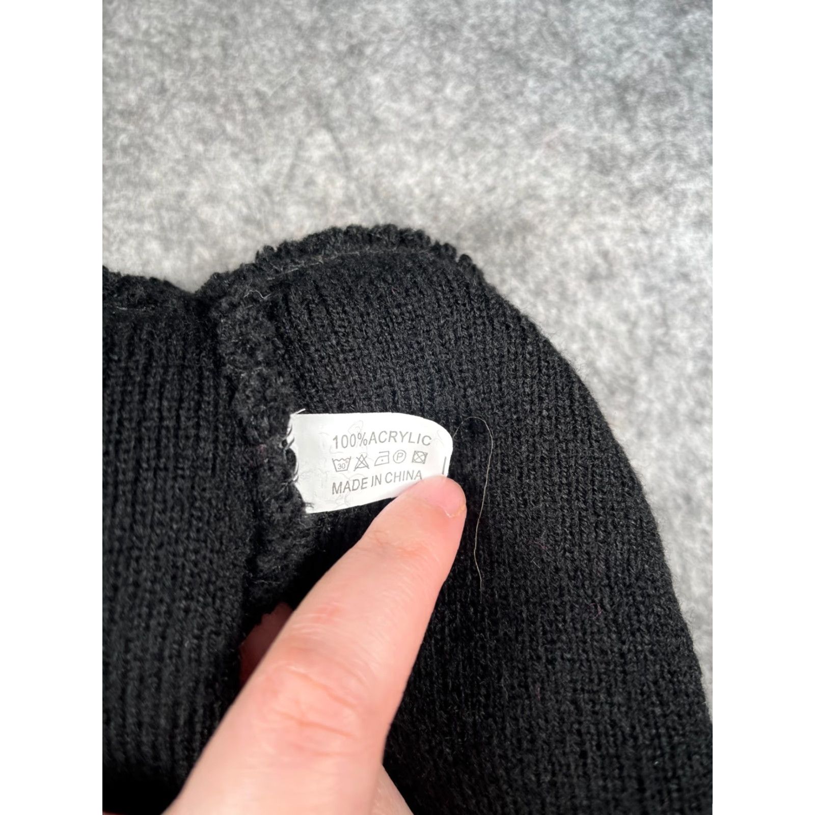 Pinko T-Mobile Beanie Toque Hat Unisex Adults One Size Pink Black 100% Acrylic Knit Logo Ski Pom Beanie Size ONE SIZE - 8 Thumbnail