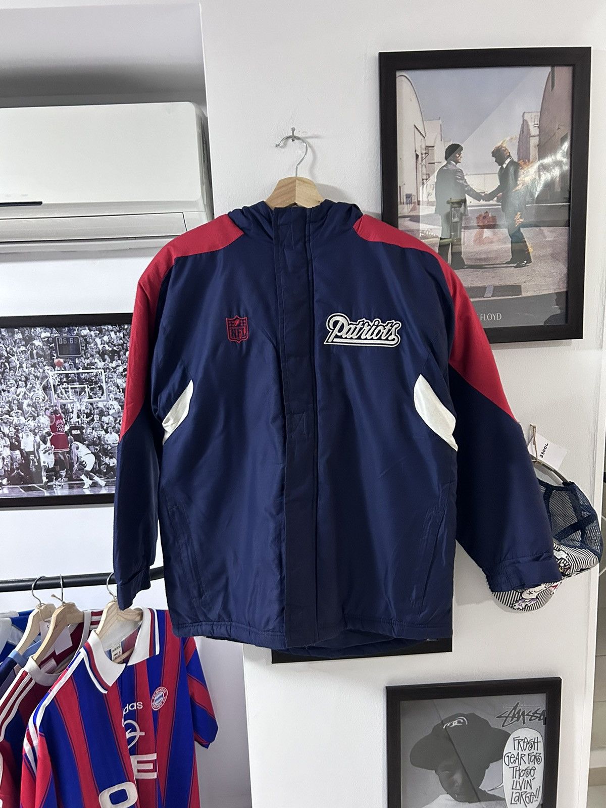 image of 90's Vintage Nfl Patriots Nylon Jacket in Blue, Men's (Size Medium)