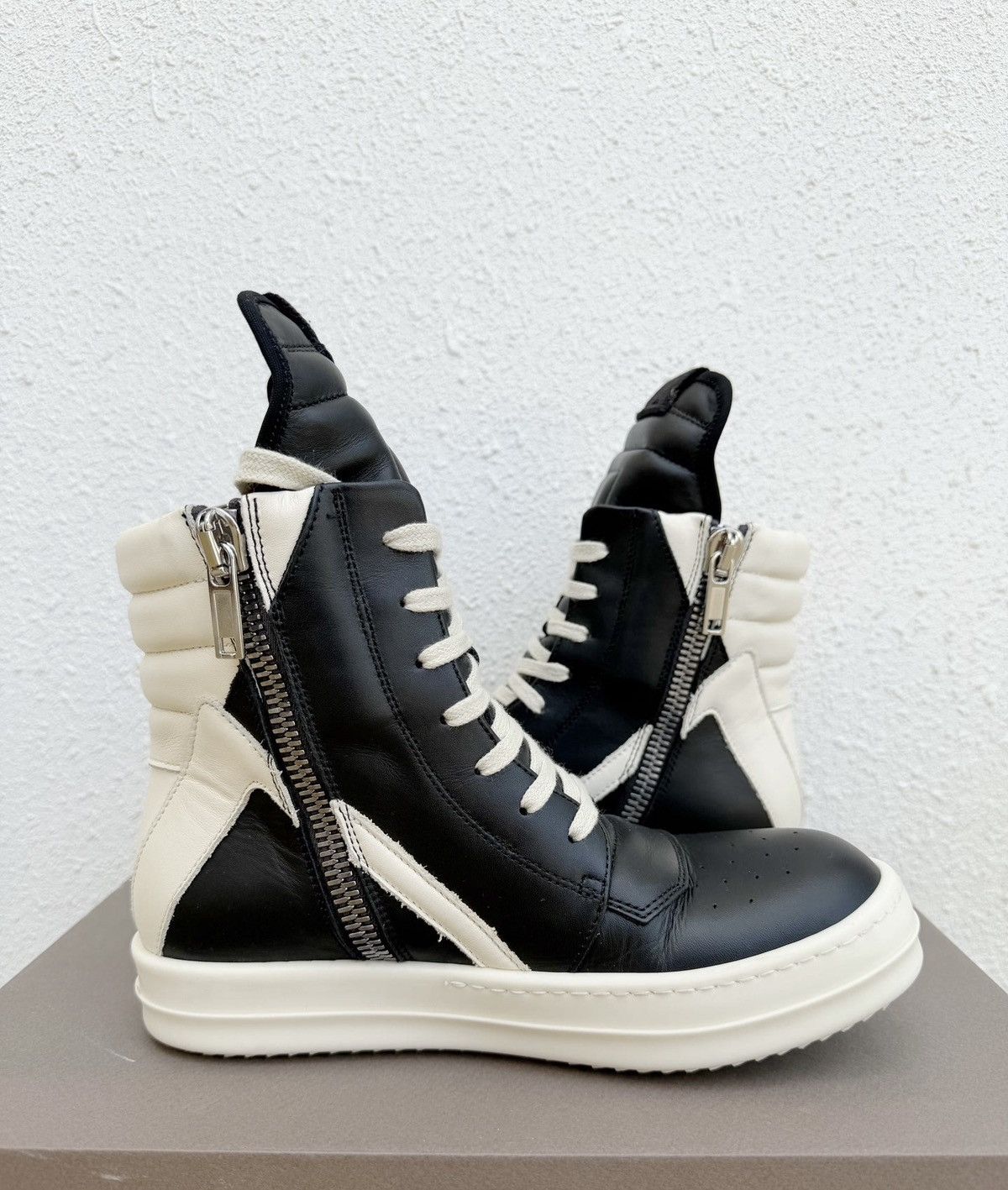 Rick Owens Rick Owens Geobasket High-Top Sneakers Black & White Size US 5 / IT 35 - 5 Thumbnail