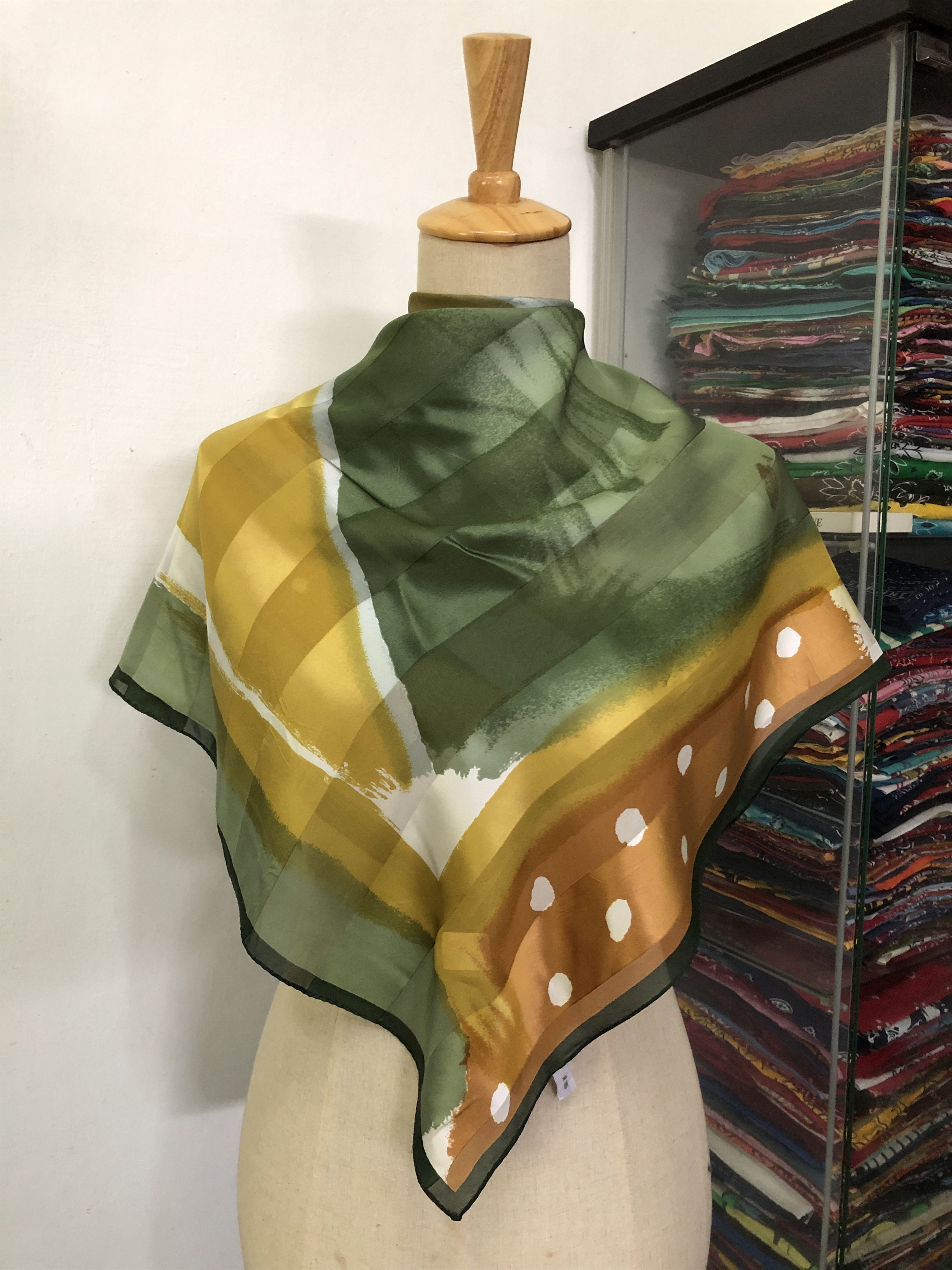 Vintage Vintage Silk Scarf Size ONE SIZE - 1 Thumbnail