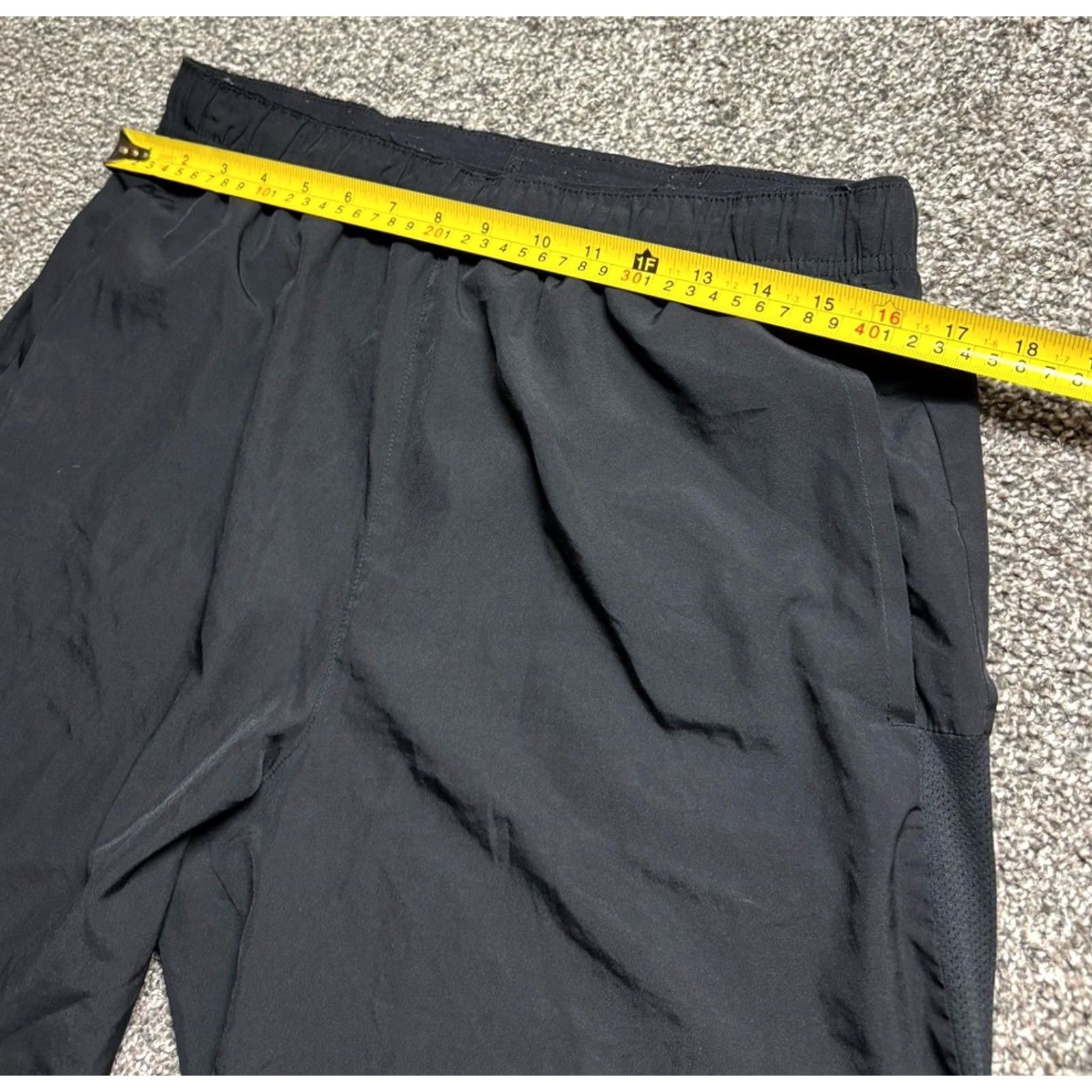 Nike Nike Shorts Mens M Black Challenger Running DV9365 Size US 31 - 4 Thumbnail