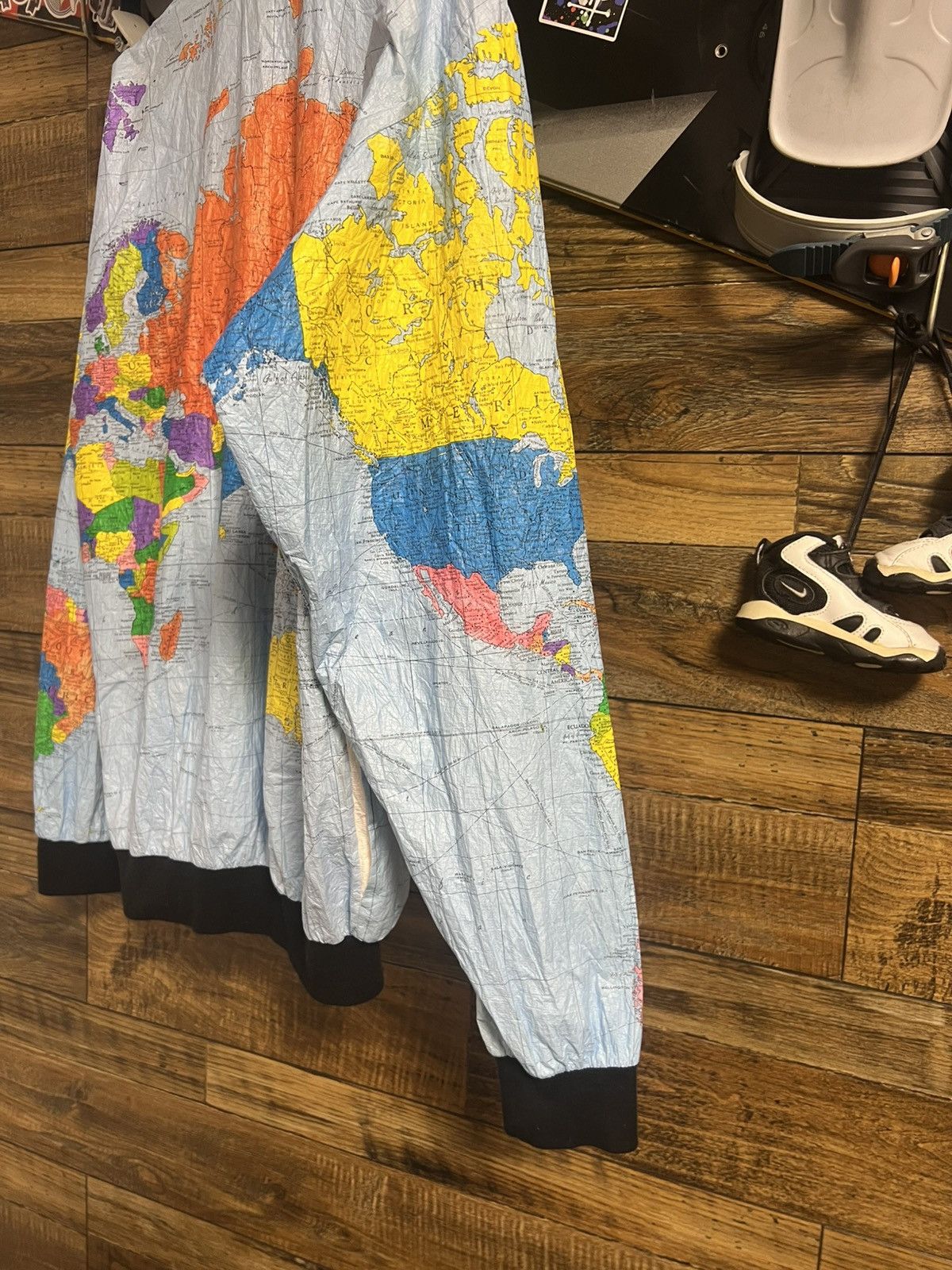 Vintage TY BREAKERS Vintage Wearin’ The World Tyvek Map 90s Jacket Size US L / EU 52-54 / 3 - 13 Thumbnail