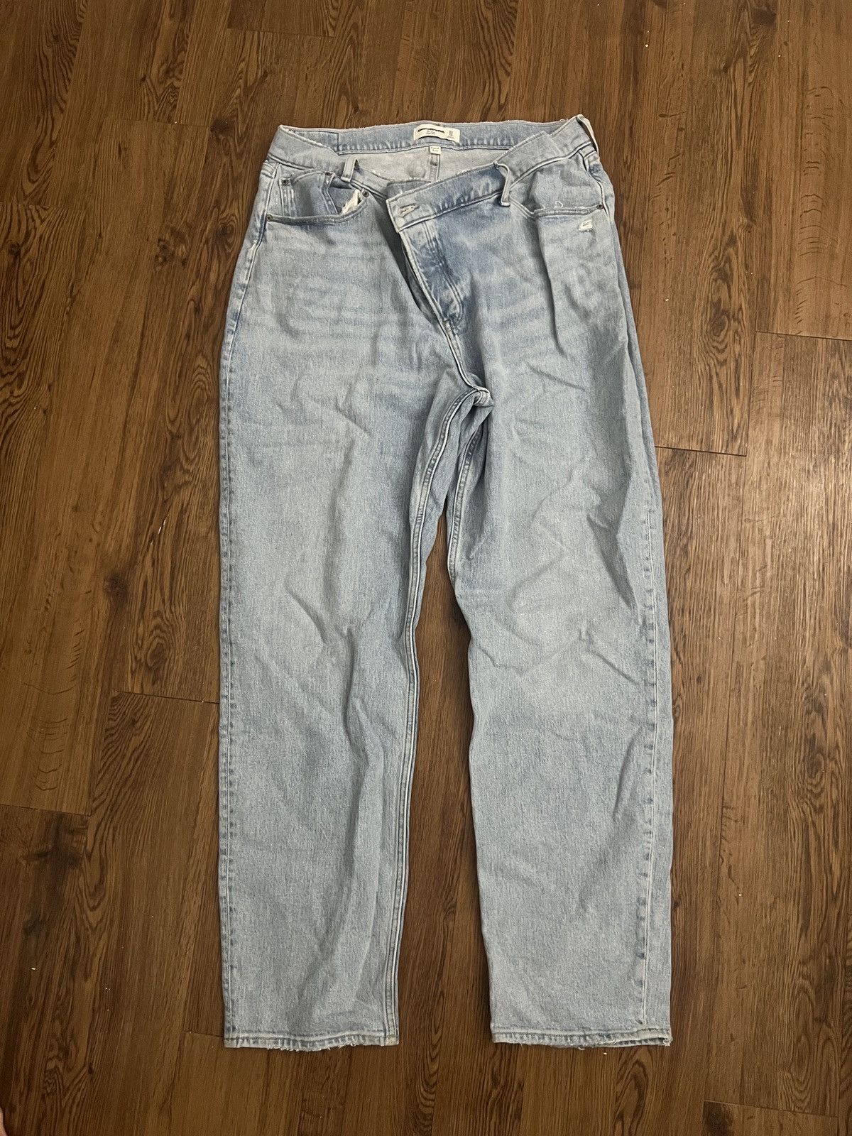 American Eagle Outfitters American Eagle The Dad High Rise Light Wash Jeans Size 33" - 1 Thumbnail