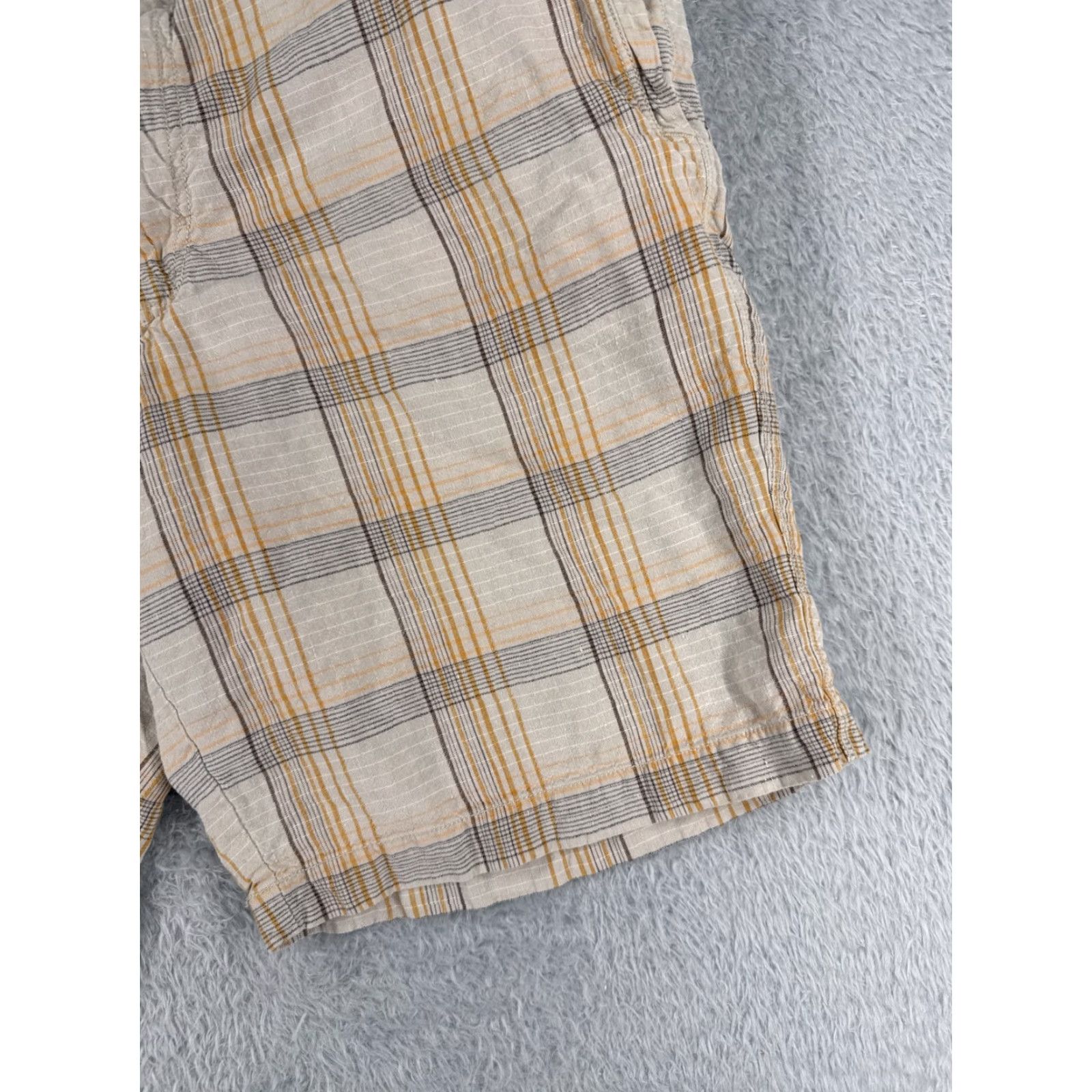 Tommy Bahama Tommy Bahama Shorts Men 33 Beige Plaid Linen Silk Blend Chino Flat Front Golf Size US 33 - 2 Thumbnail