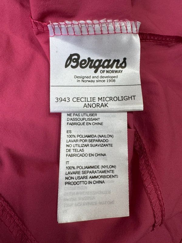 Bergans of Norway Bergans Cecilie Microlight Anorak 3943 size L like new Size L / US 10 / IT 46 - 14 Thumbnail