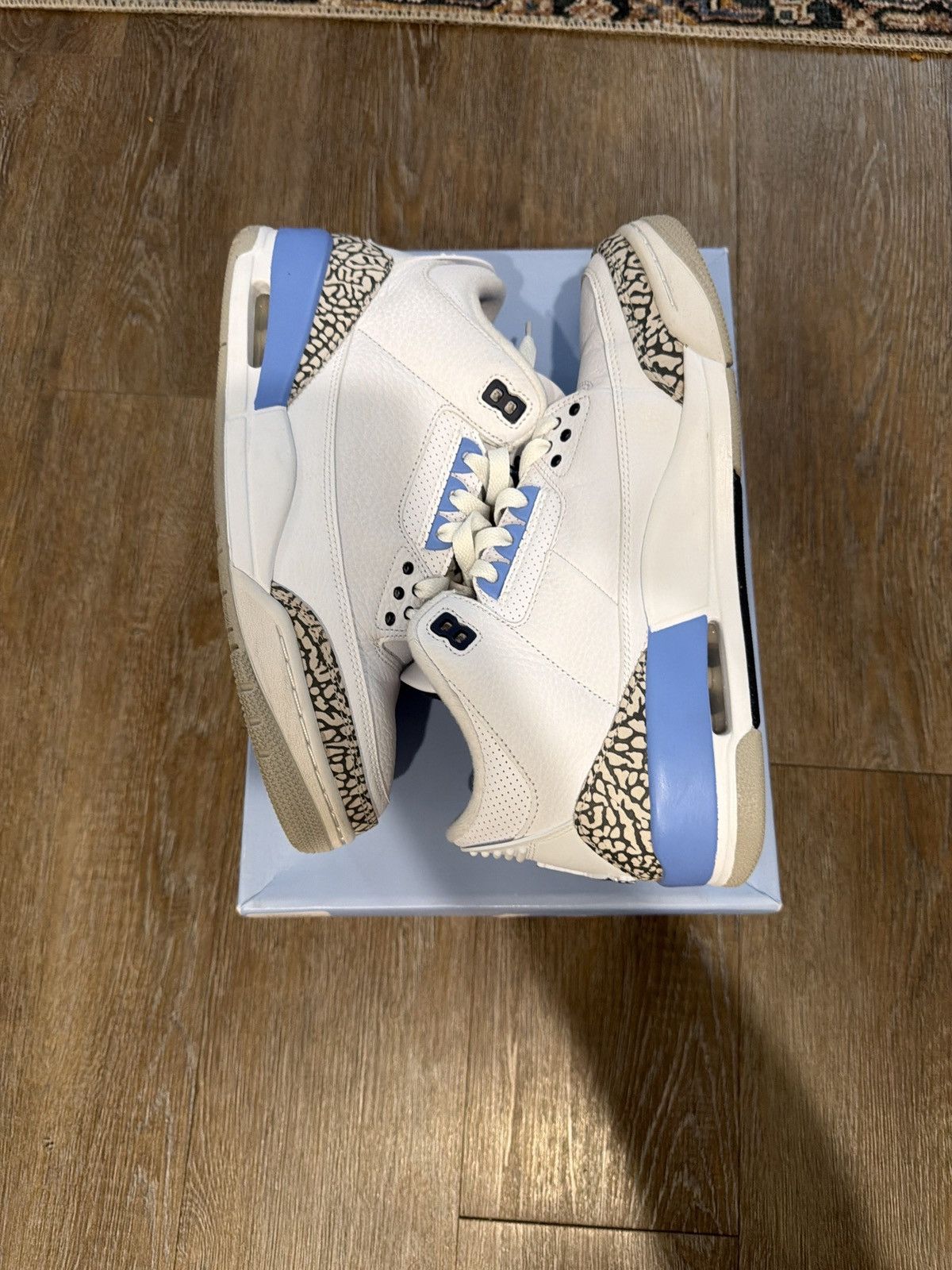 Jordan Brand Air Jordan 3 UNC Size US 9 / EU 42 - 3 Thumbnail