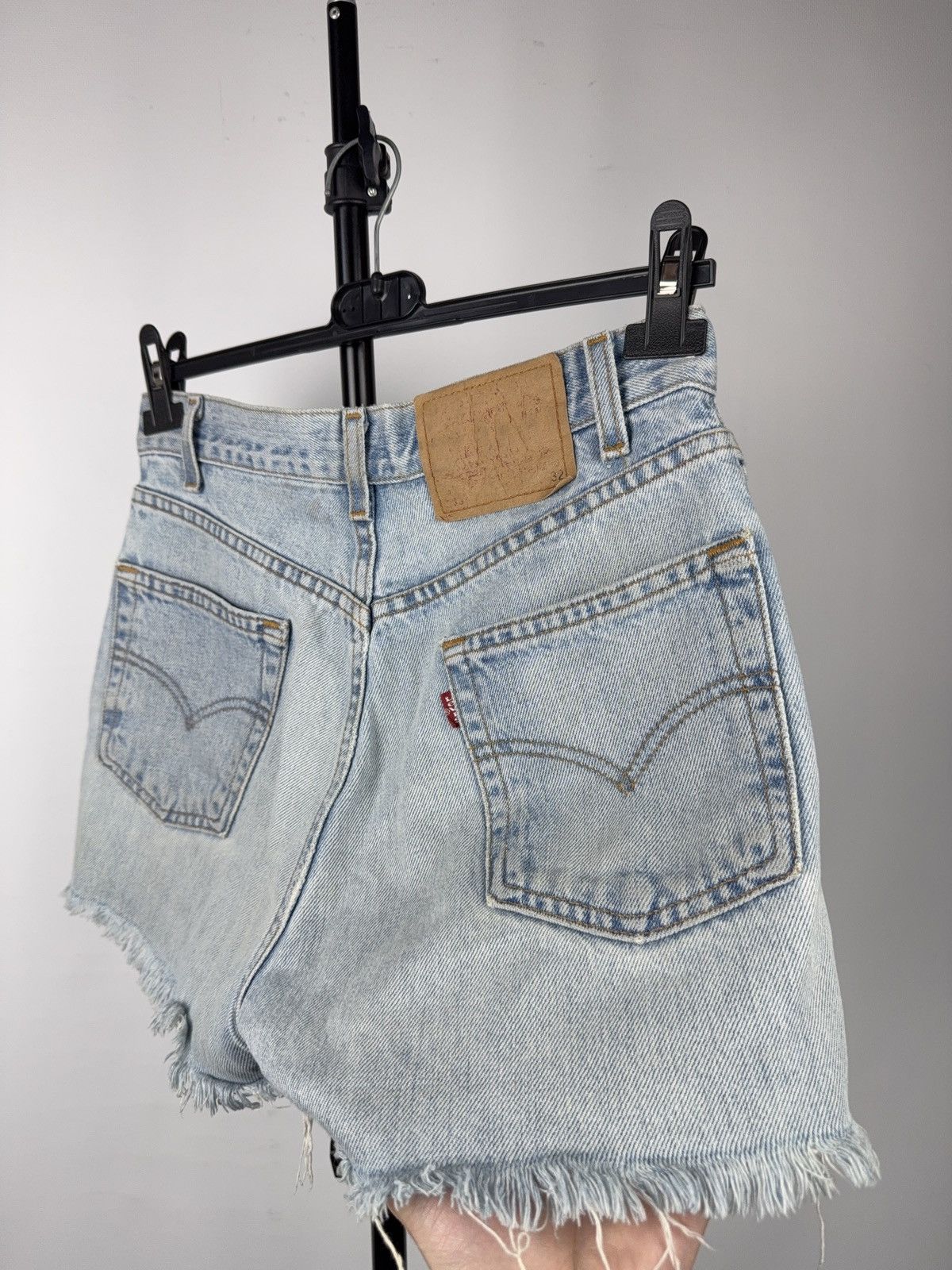 Levi's Vintage Clothing 90s Distressed Levi’s 501 Cut Off High Rise Denim Shorts Y2K Size 28" / US 6 / IT 42 - 8 Thumbnail