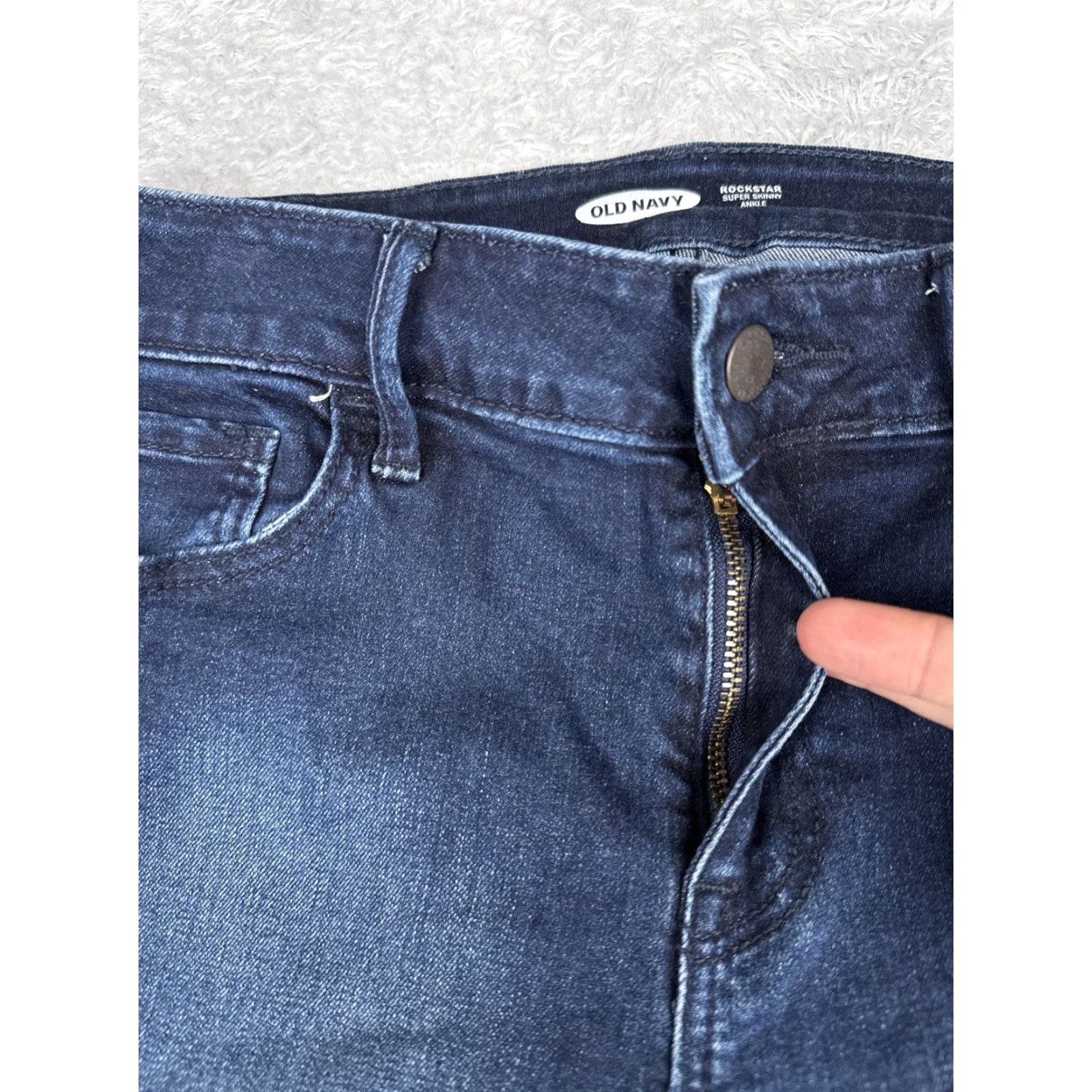 Old Navy Old Navy Jeans Womens 6 Rockstar Super Skinny Ankle Dark Wash Raw Hem Stretch Size 28" / US 6 / IT 42 - 5 Thumbnail