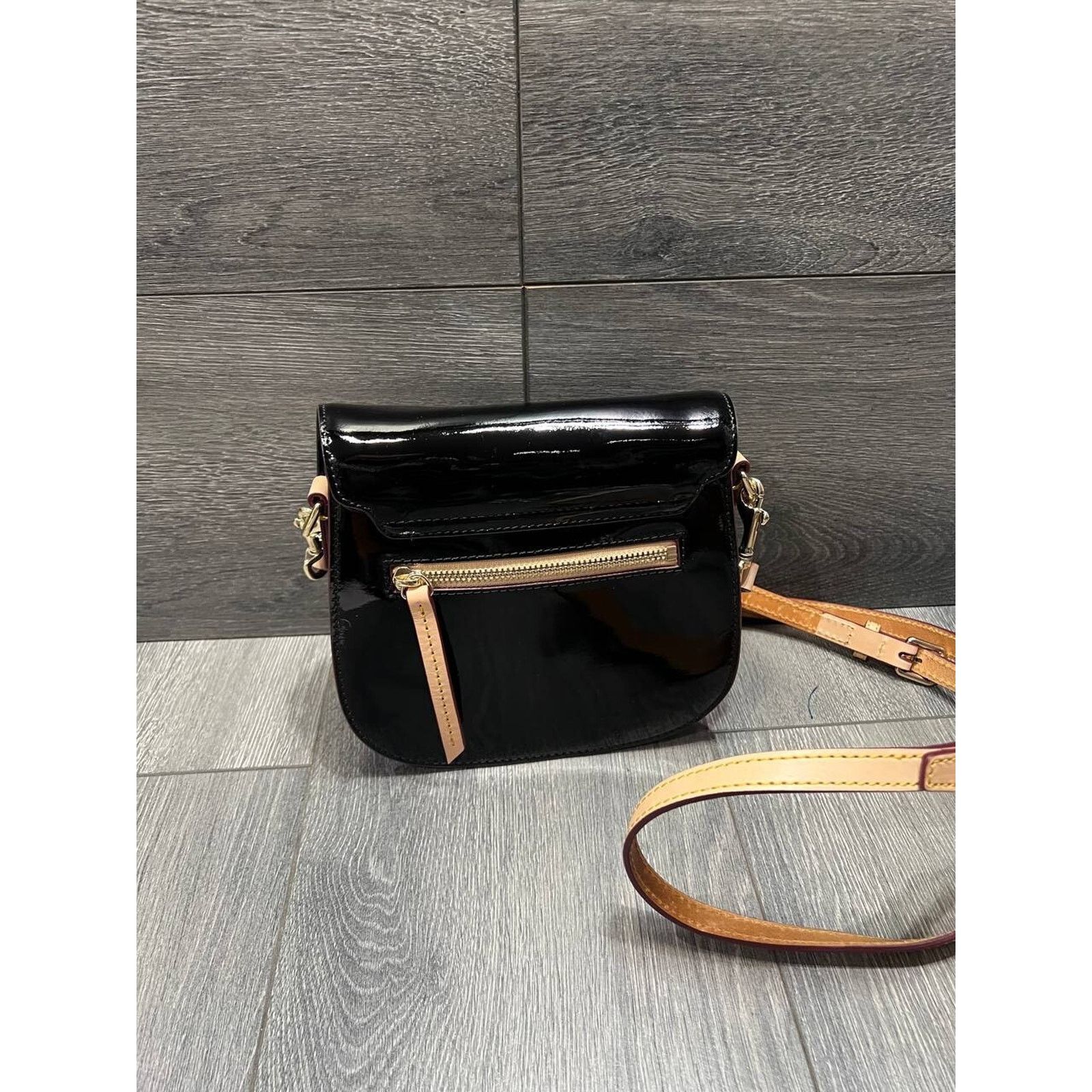 Dooney & Bourke Dooney & Bourke Patent Leather Saddle Bag Black, bag A667762 Size ONE SIZE - 6 Thumbnail