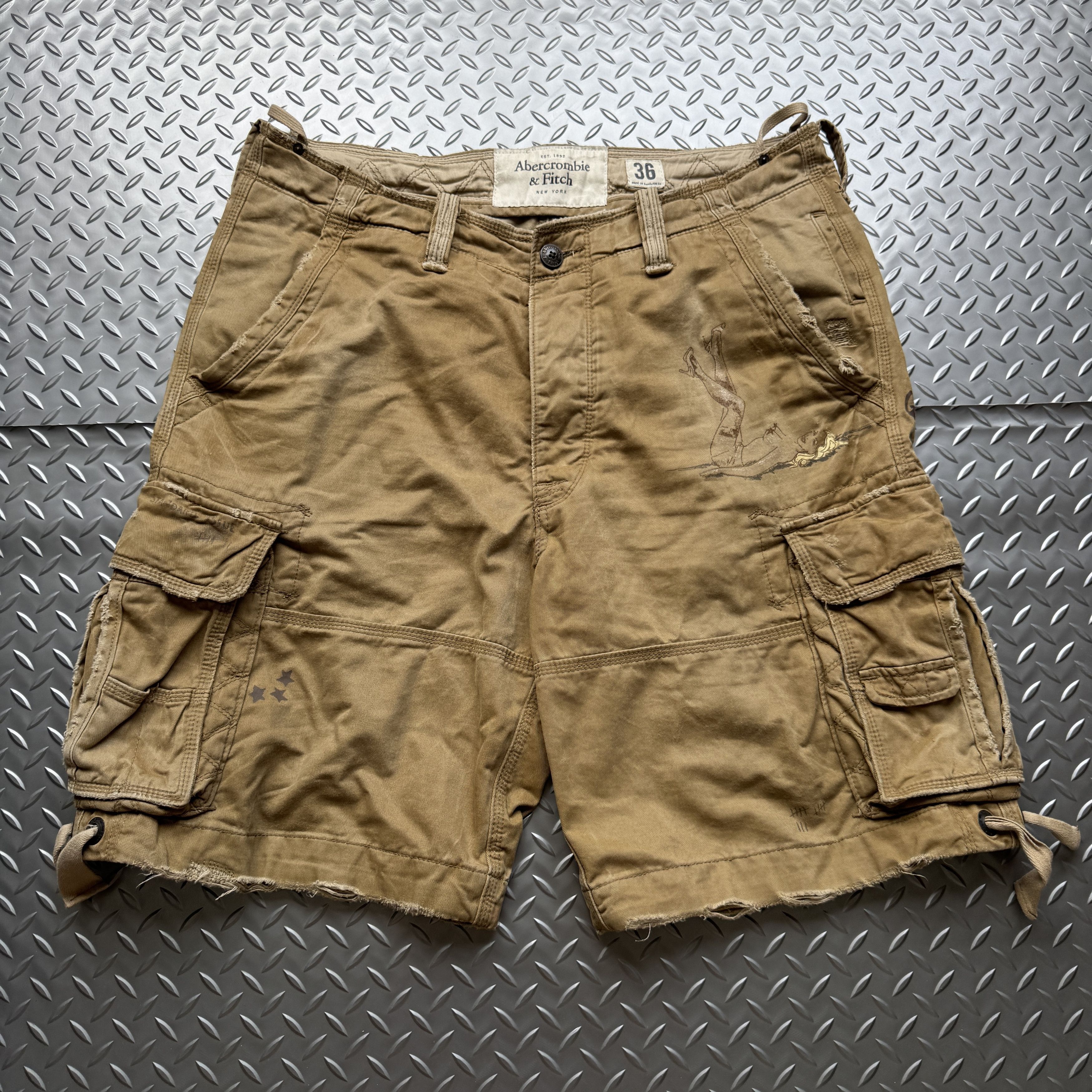 Abercrombie & Fitch Authentic Abercrombie & Fitch Distressed Cargo Shorts Size US 36 / EU 52 - 1 Thumbnail