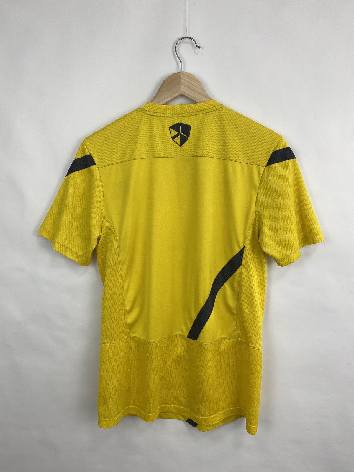 Nike 🇪🇸 F. C. Barcelona 2011 Nike Soccer Jersey T-Shirt Rare Retro Size US S / EU 44-46 / 1 - 8 Thumbnail