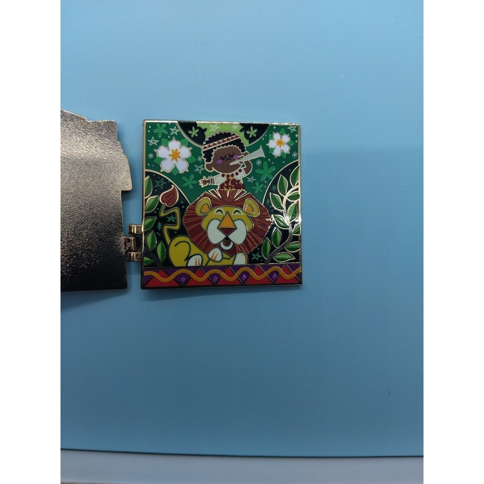 Disney Club 33 "It’s A Small World" Kenya 55th Anniversary LE Pin Size ONE SIZE - 5 Thumbnail