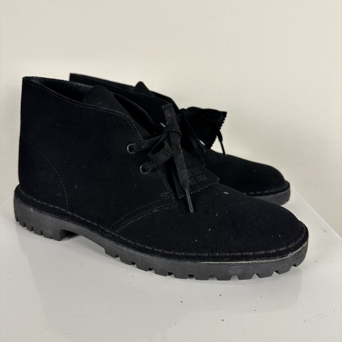 Clarks CLARKS ORIGINALS Desert Boot Suede Leather Black Crepe 9.5 Size US 9.5 / EU 42-43 - 5 Thumbnail