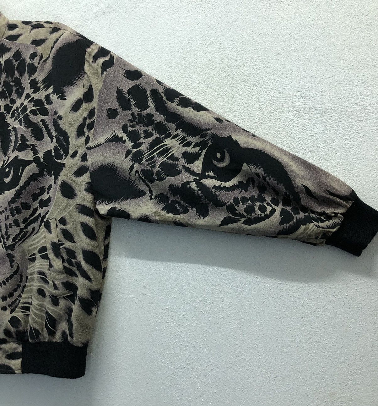 Japanese Brand Vintage Japanese Brand Leopard Jacket Size US XL / EU 56 / 4 - 6 Thumbnail