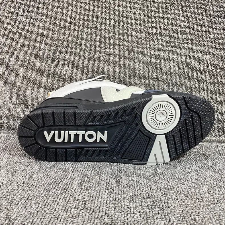 Louis Vuitton Louis Vuitton Black-grey soil shoes Size US 6 / EU 39 - 3 Thumbnail