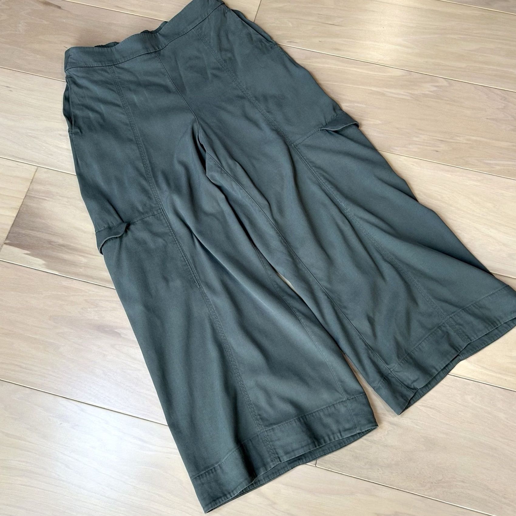Lululemon Lululemon Metropolis Maven Crop Pants Green Women 6 Wide-Leg Cargo Casual Travel Beach City Womens Articulated Logo Size 28" / US 6 / IT 42 - 2 Thumbnail